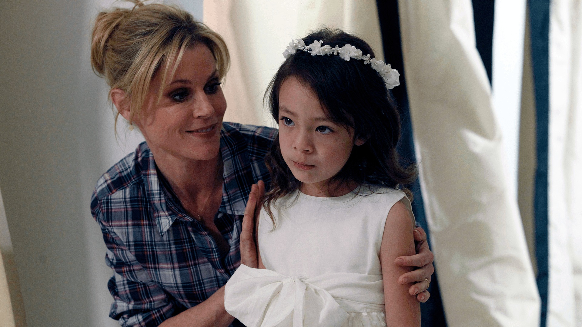 Watch Modern Family S5 Episode 17 on Disney+