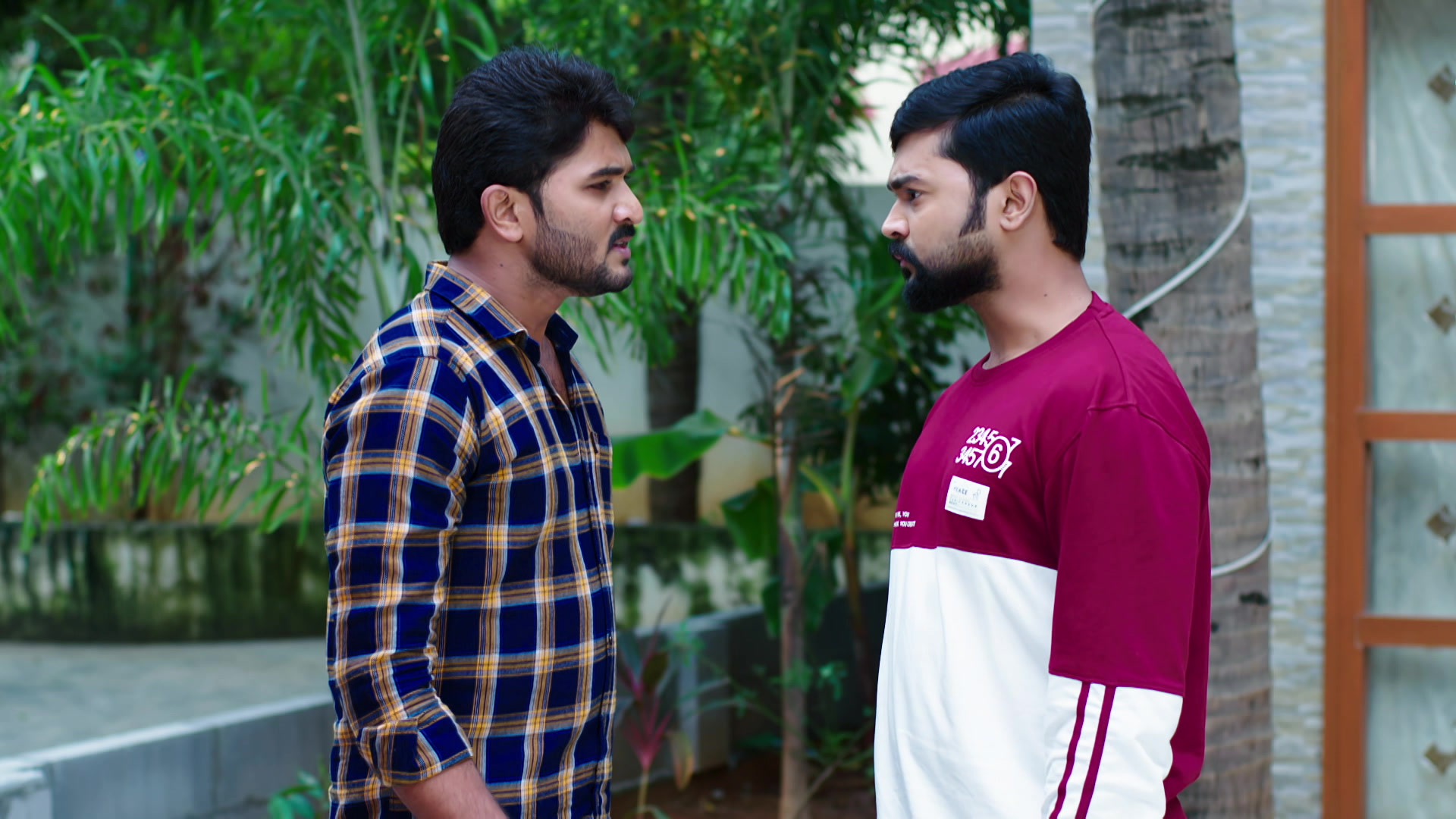 Watch Intiki Deepam Illalu S1 Episode 482 on JioHotstar
