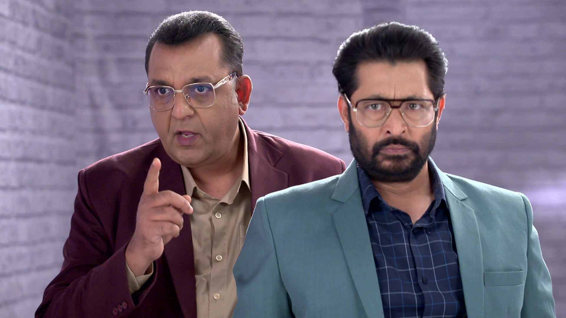 Watch Compass S1 Episode 105 on JioHotstar
