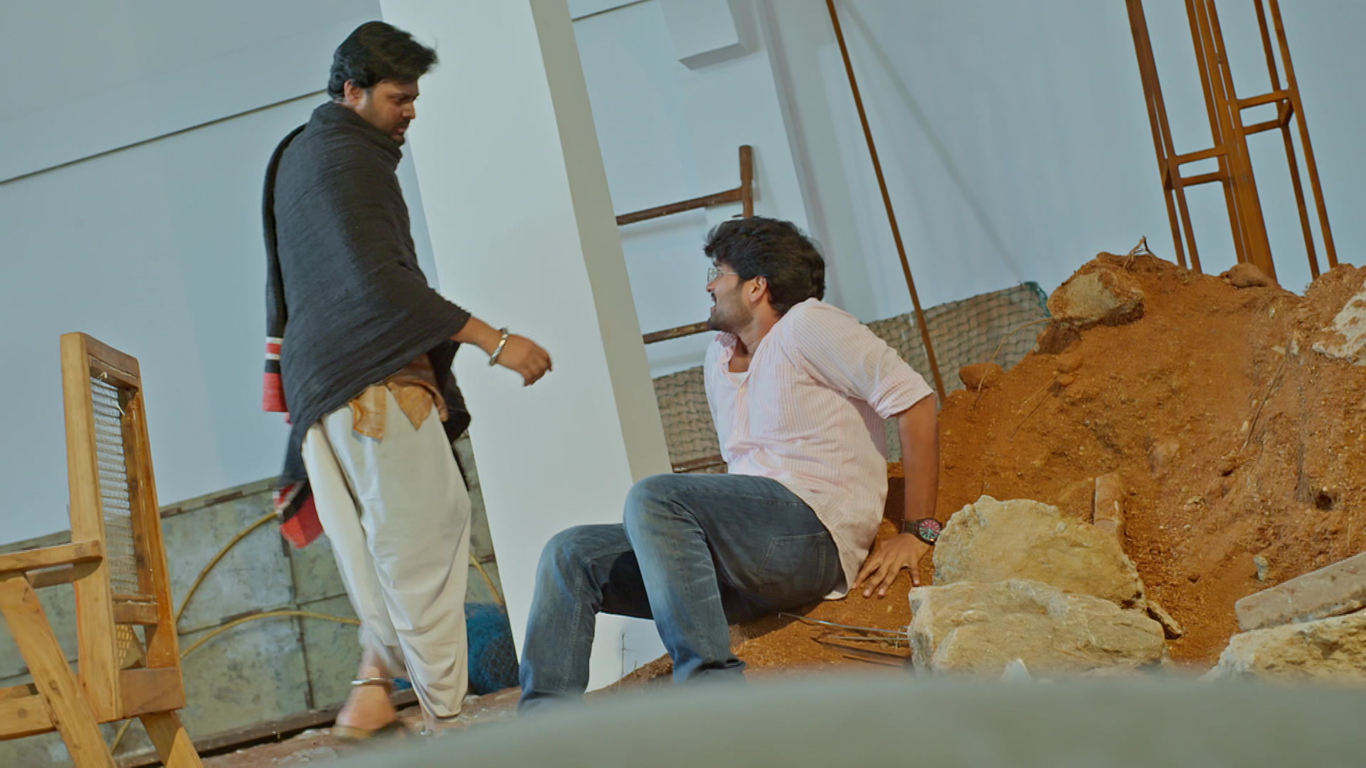 Murali Attempts to Kill Vamsi!