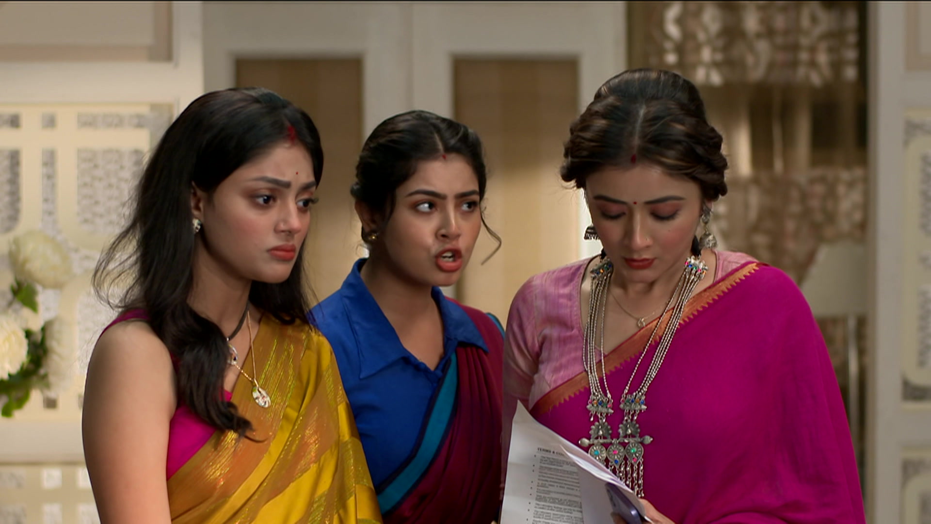 Watch Gaatchora S1 Episode 694 on JioHotstar