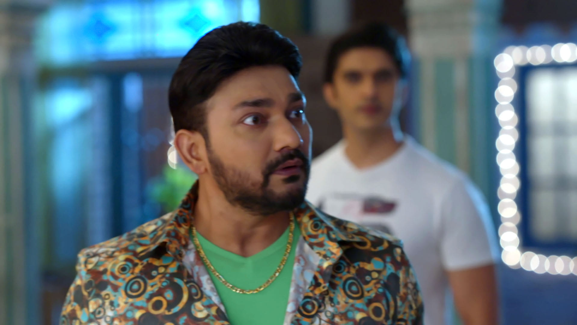 Phool Singh Threatens the Khuranas