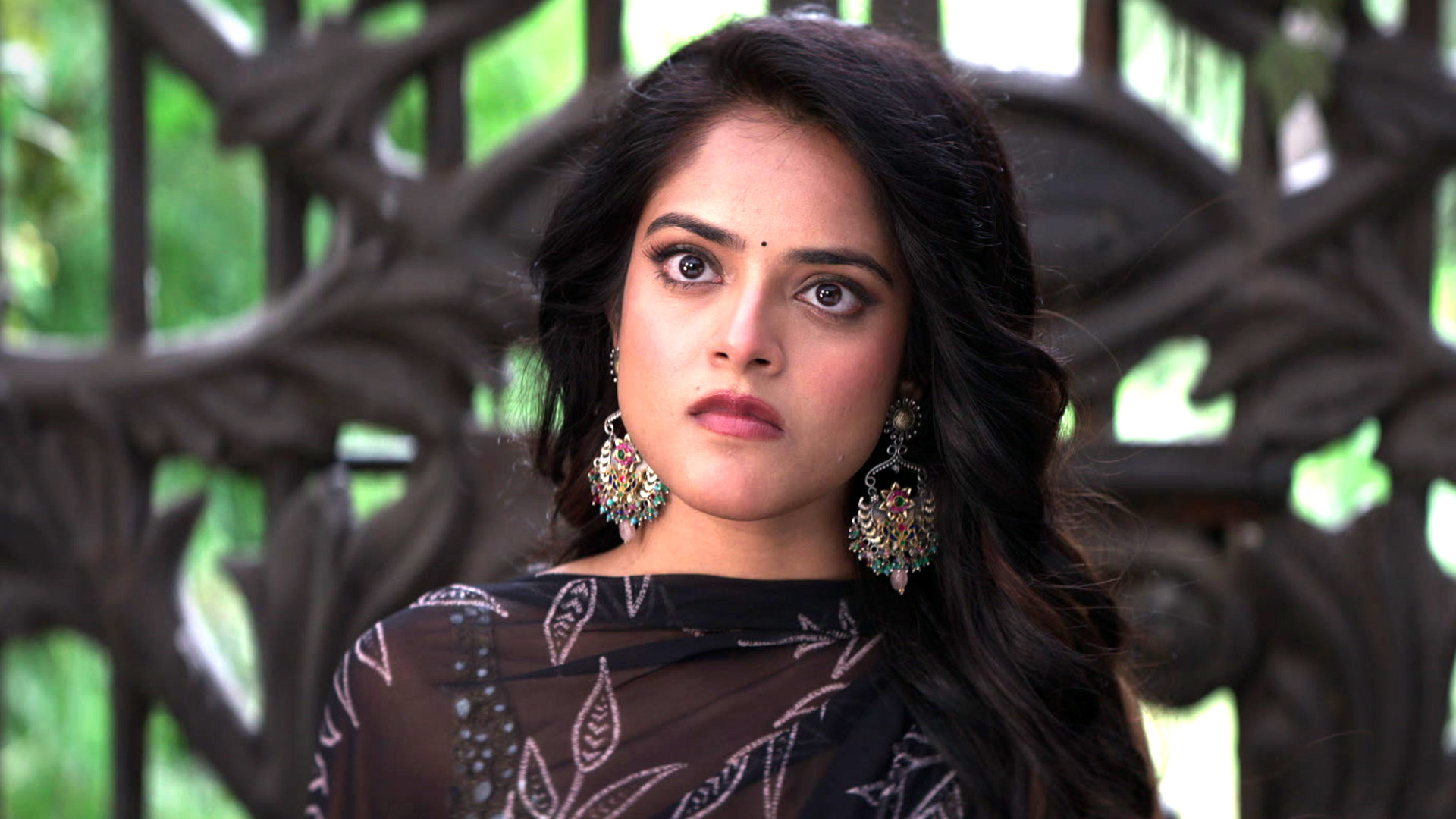 Raju Lands in a Love Square! - JioHotstar