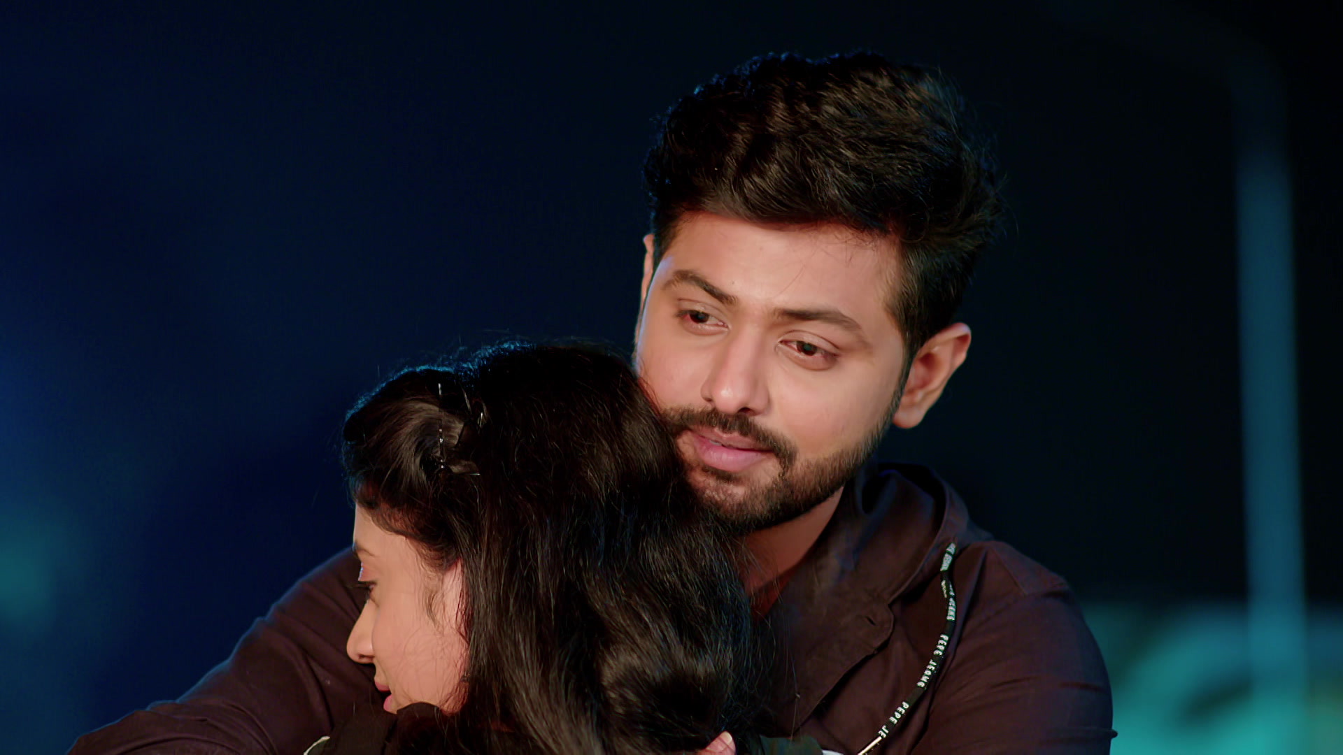 Arya Comforts Anu