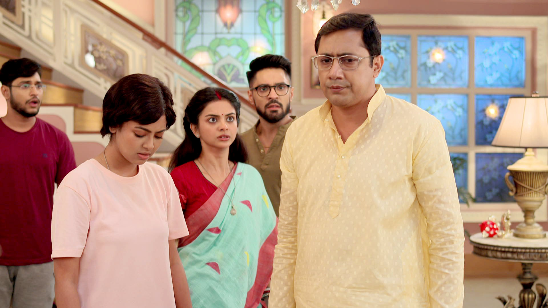 Watch Gaatchora S1 Episode 189 on JioHotstar