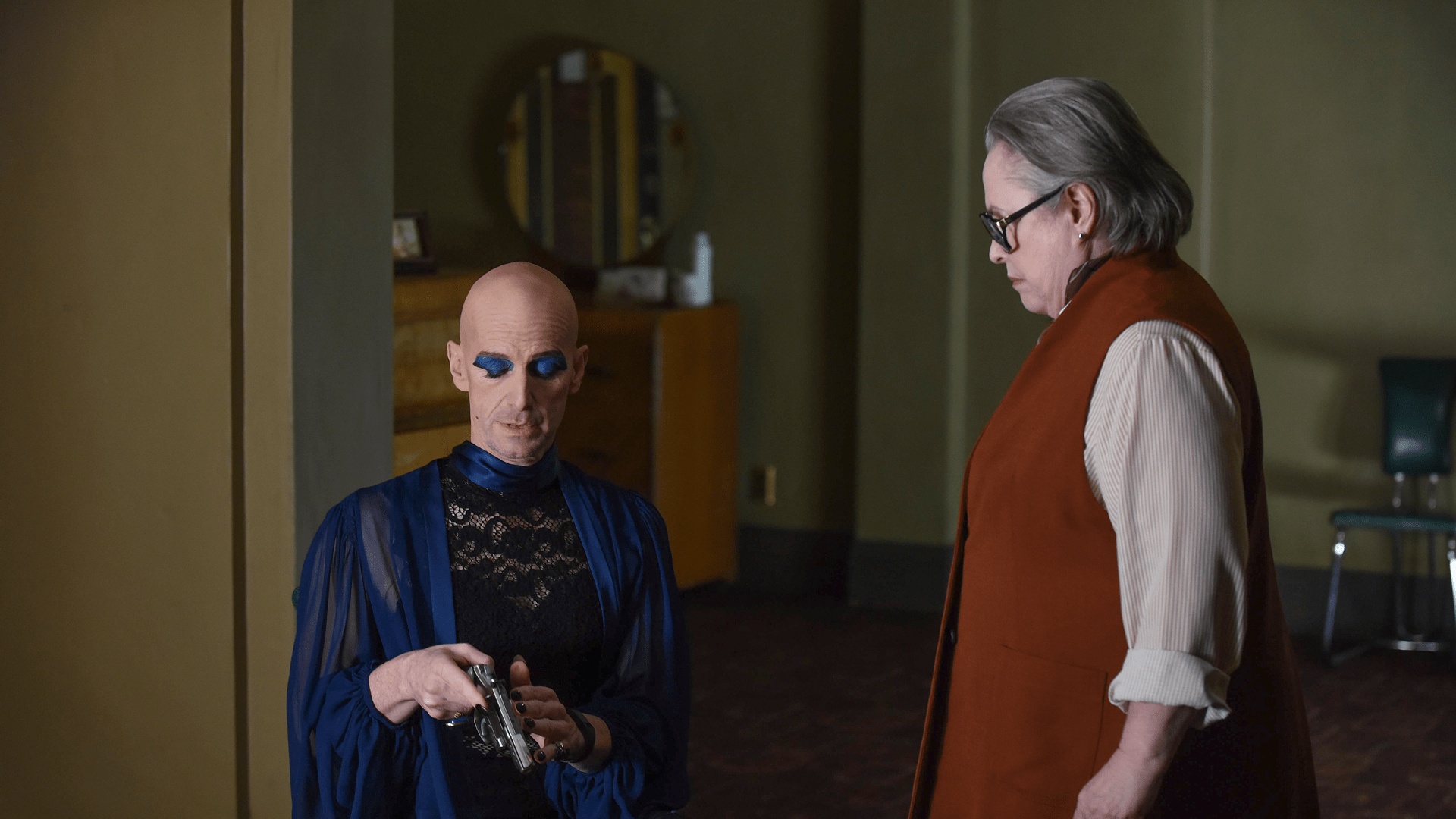 watch-american-horror-story-s5-episode-11-on-disney-united-arab