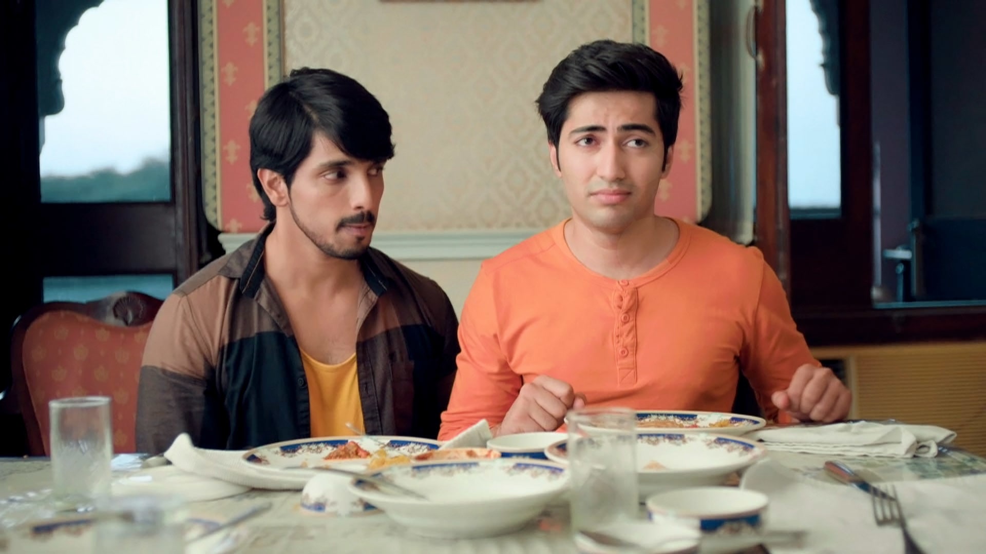 Watch Pandya Store S1 Episode 102 on JioHotstar