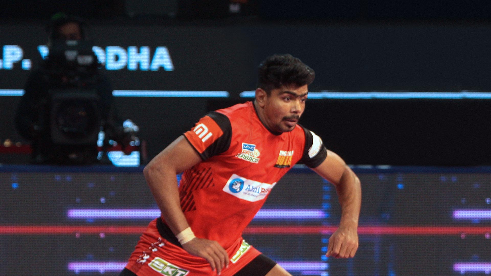 Watch Pawan's Heroics Continue for Bulls Online