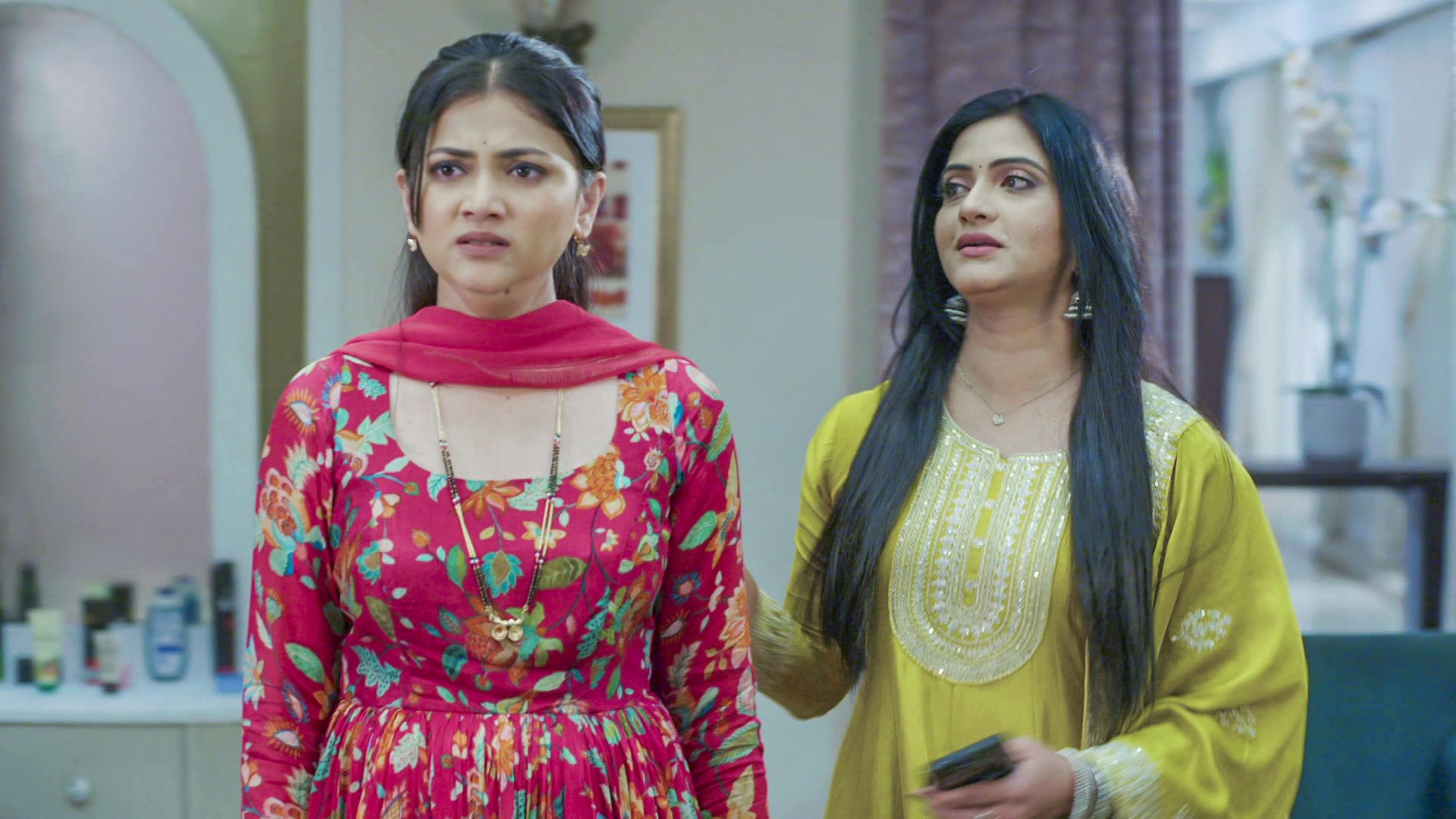 Watch Lagnanantar Hoilach Prem S1 Episode 92 on JioHotstar