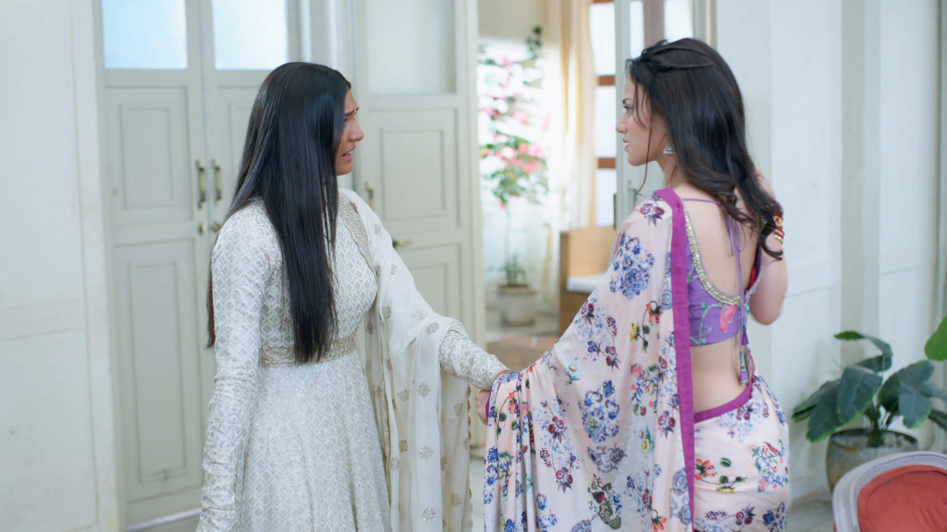 Stream deepika confronts janvi season 1 episode 104 deepika confronts