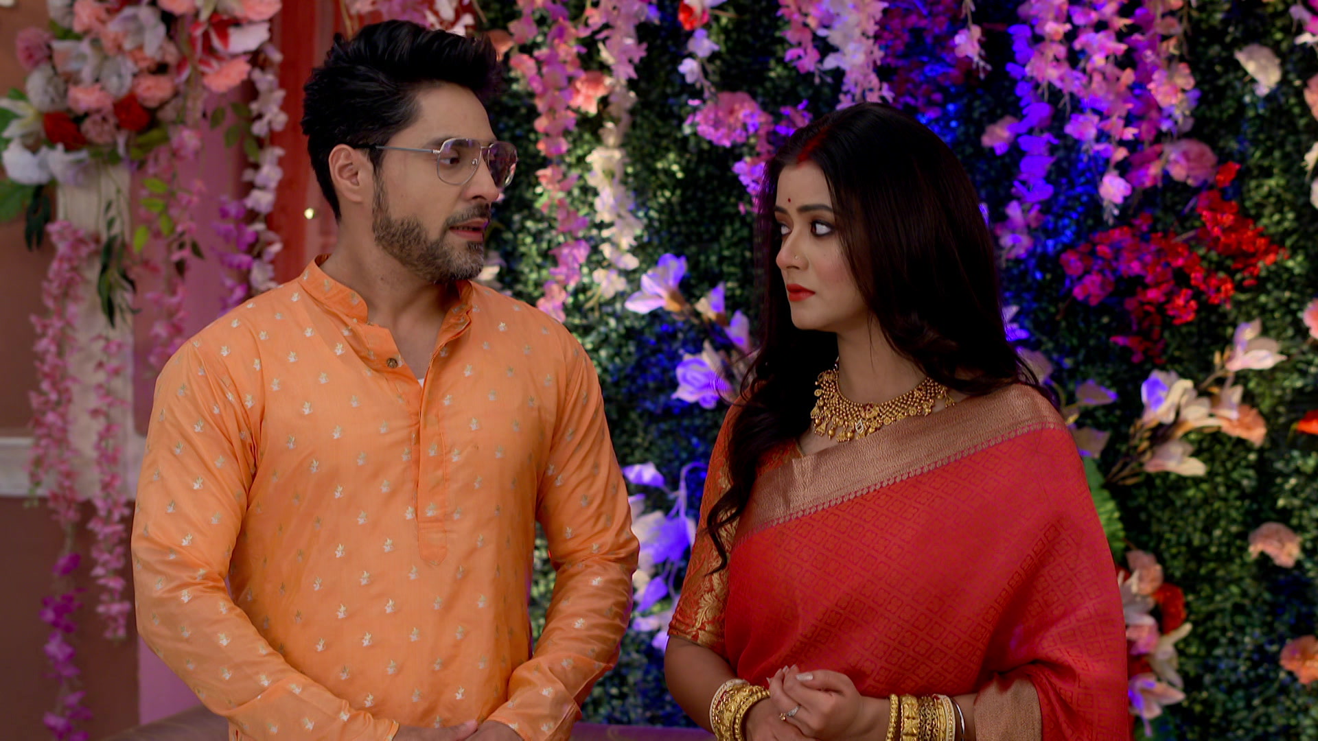 Watch Gaatchora S1 Episode 611 on JioHotstar