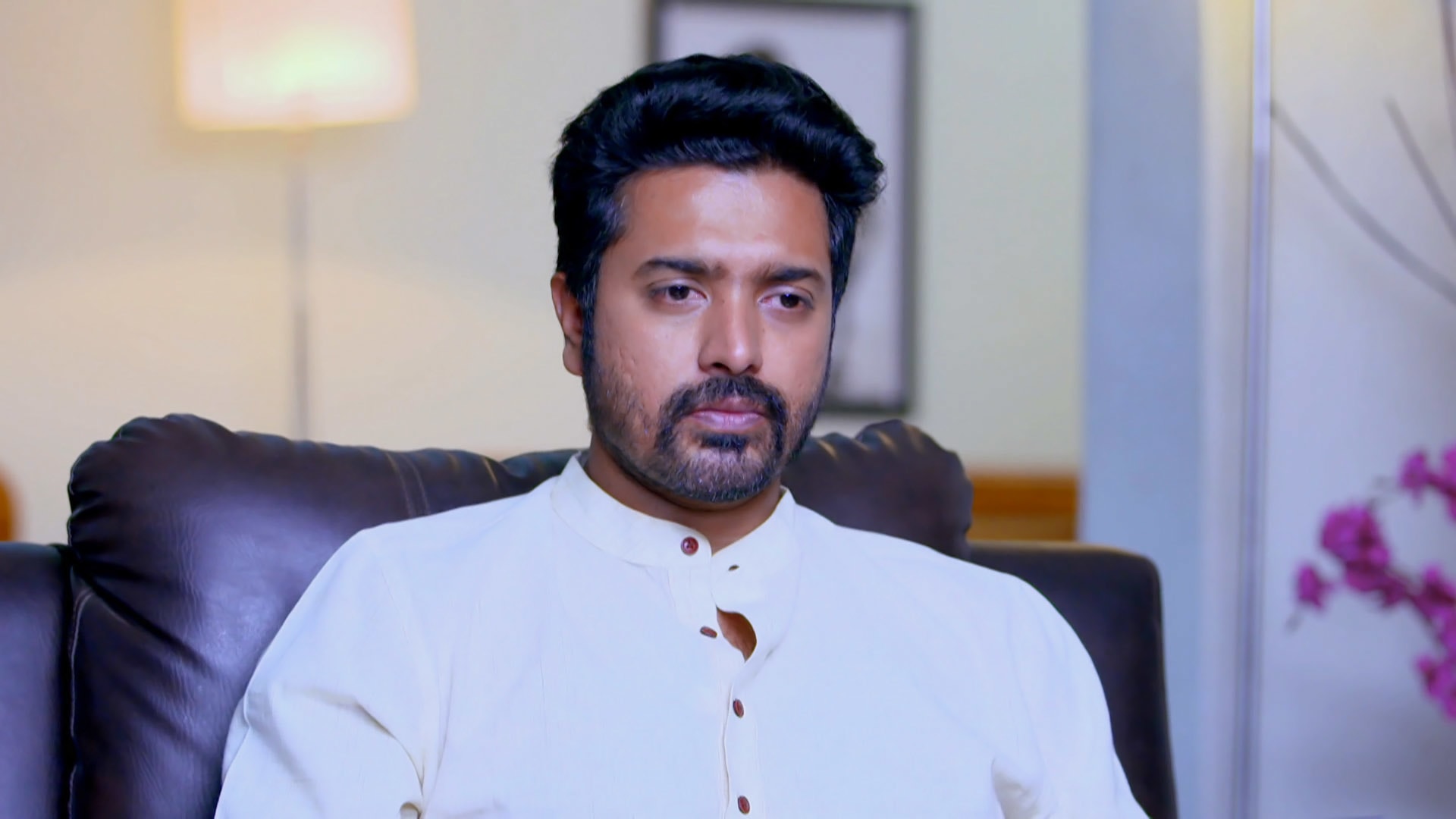 Watch Sarasu Episode 137 on JioHotstar