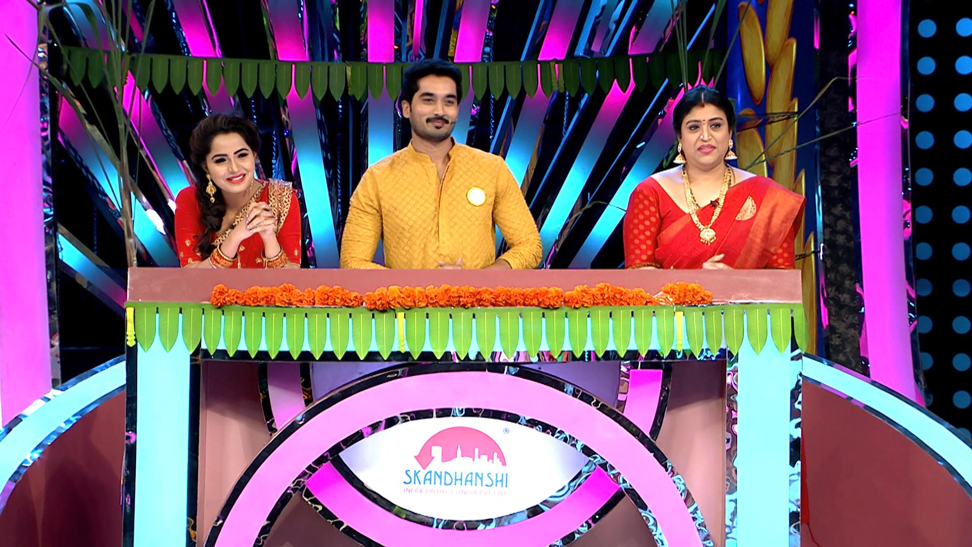 Karthika Deepam Vs Aame Katha