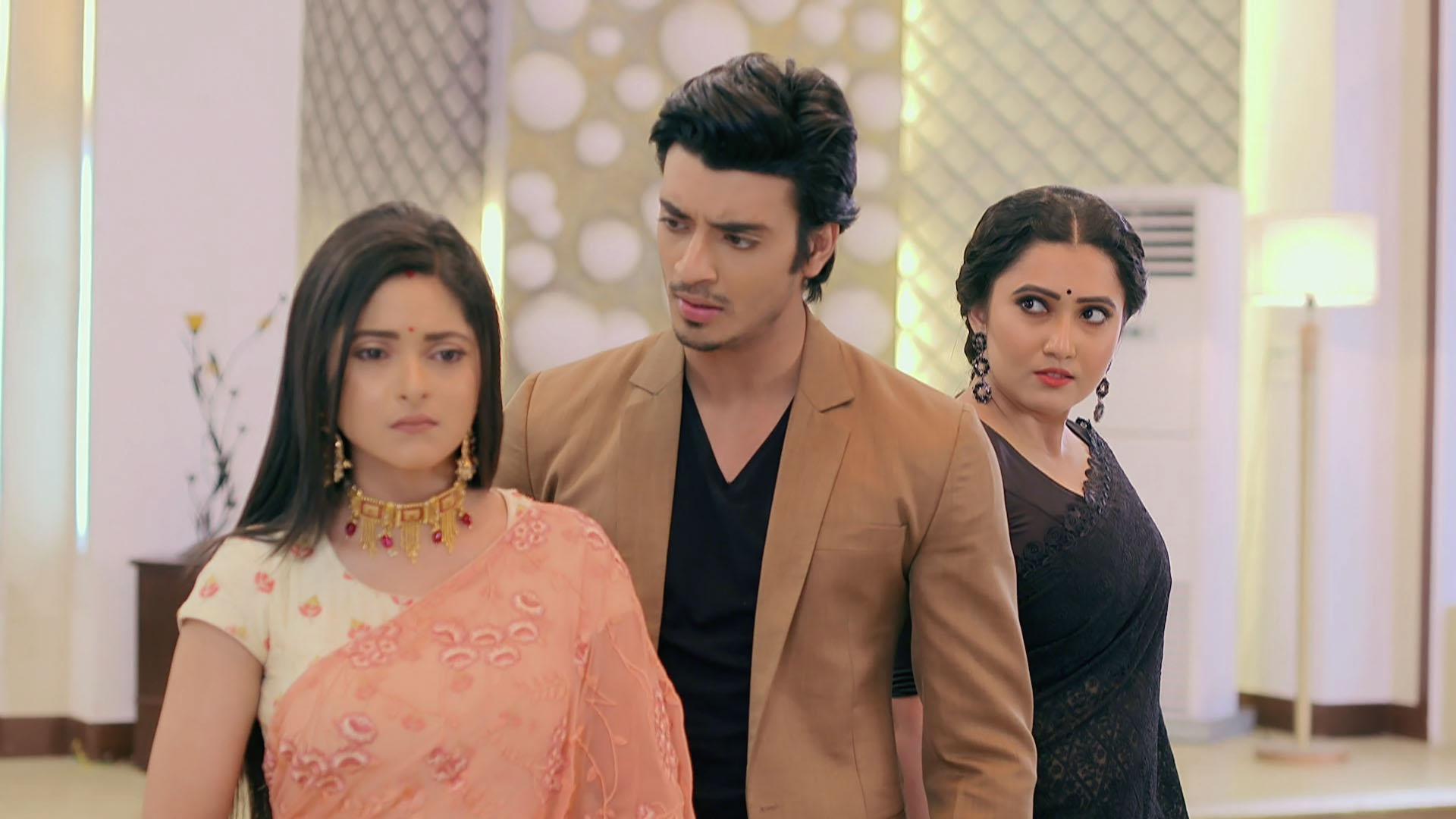 Maya Attempts to Kill Ishani