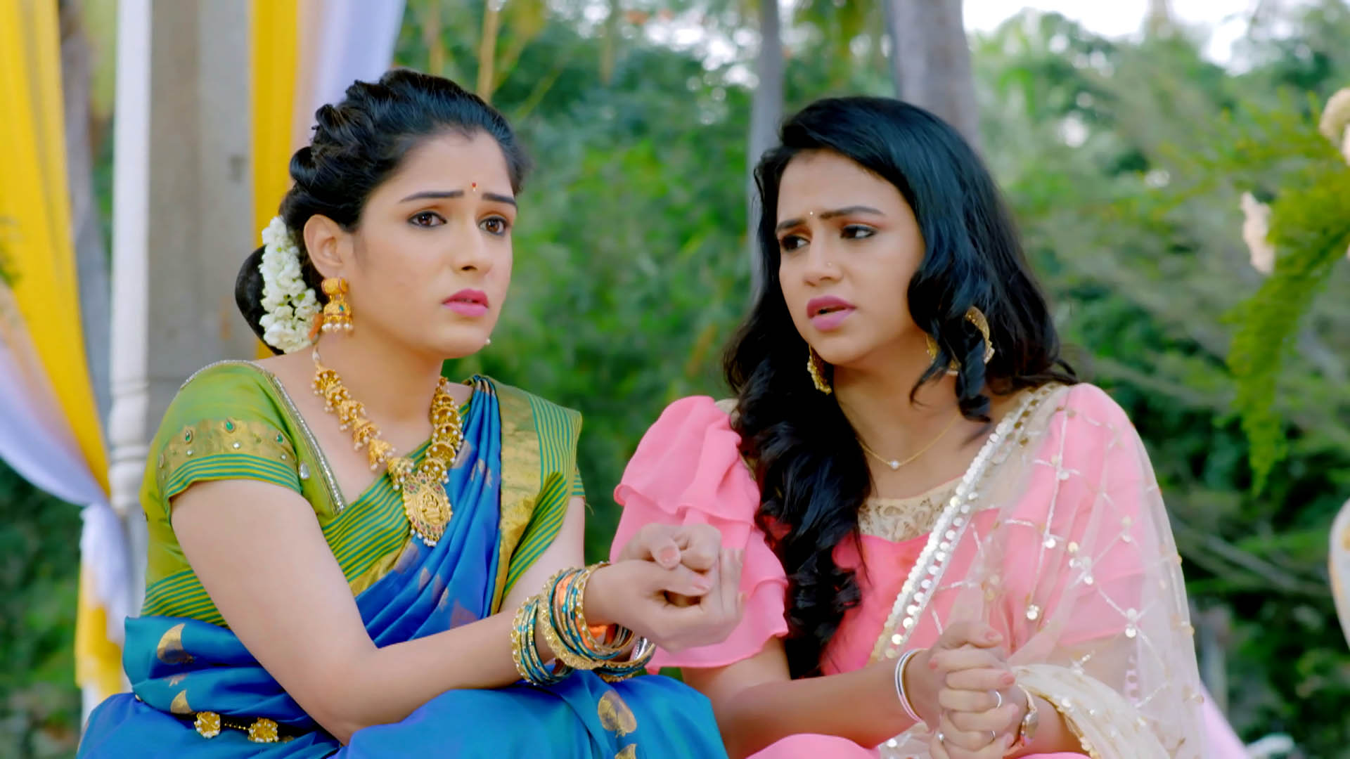 Watch Sarasu S1 Episode 24 on JioHotstar
