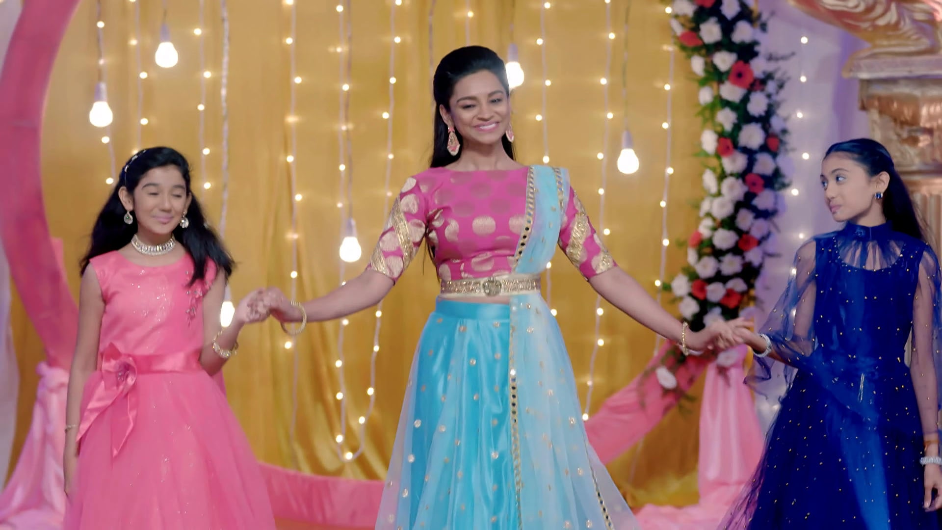 Watch Sarasu S1 Episode 23 on JioHotstar