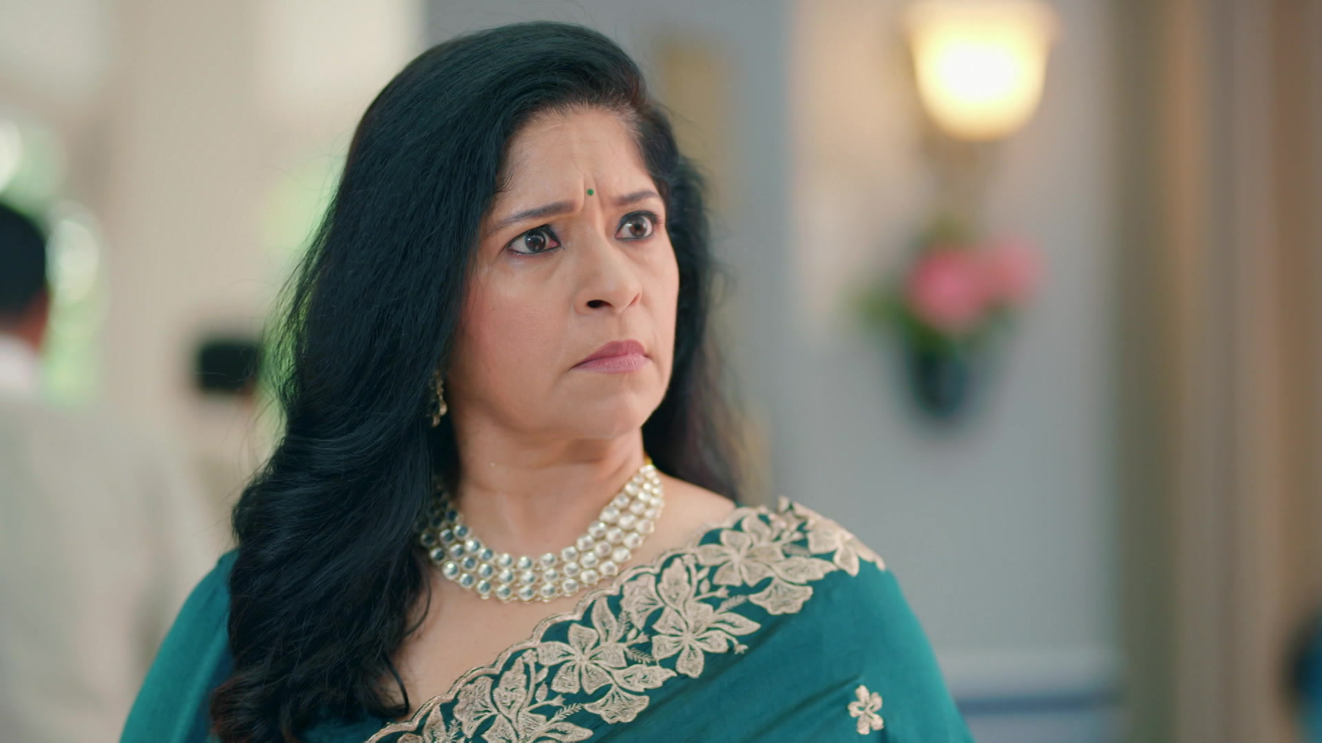 Watch Pathrakhin S1 Episode 2 on JioHotstar