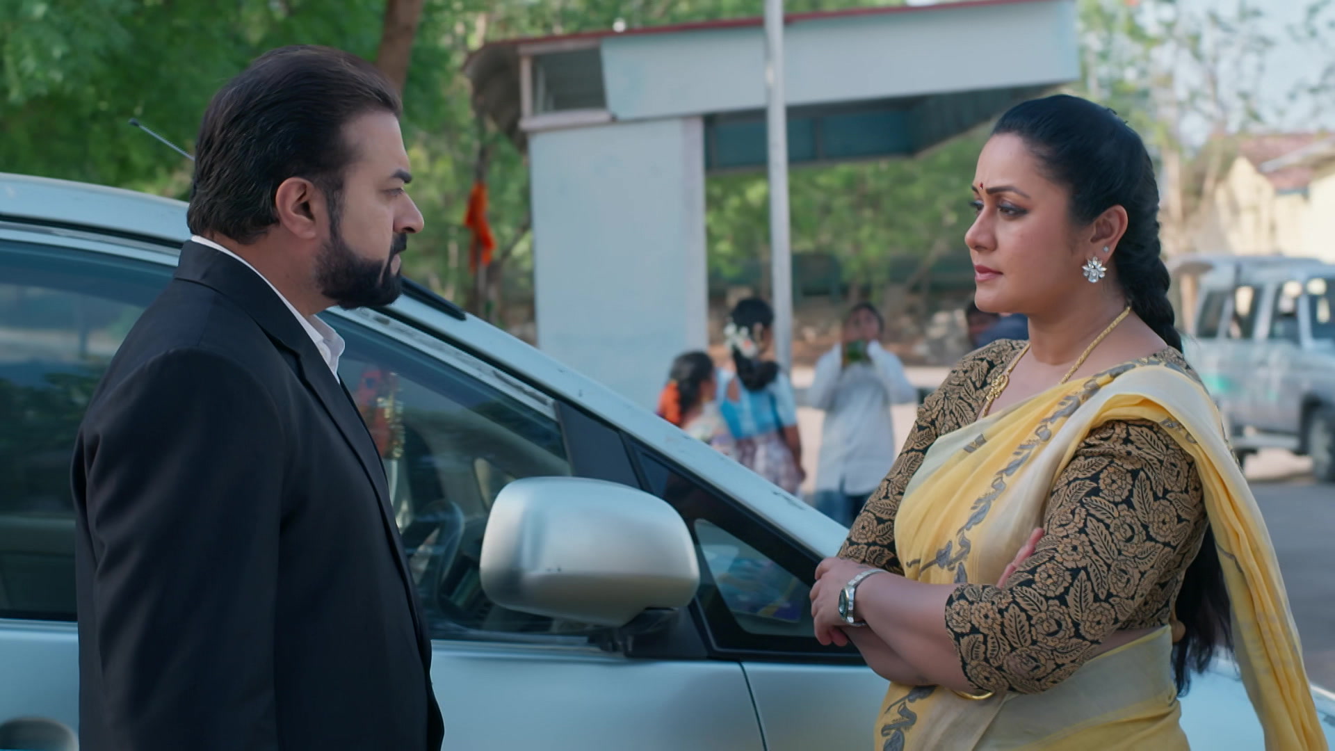 Watch Geetha L.L.B S1 Episode 102 on JioHotstar