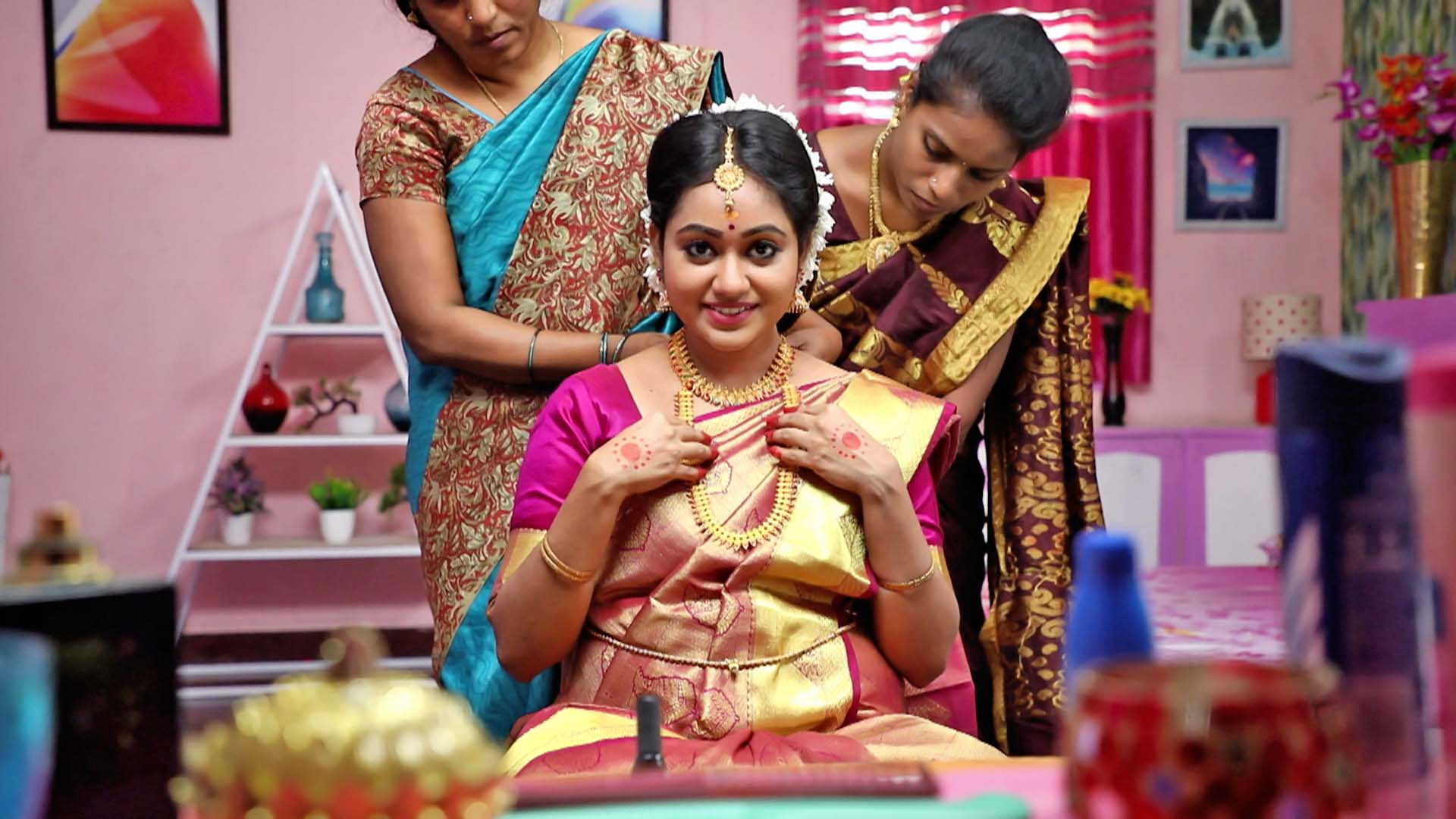 Watch Rohini's Baby Shower Online