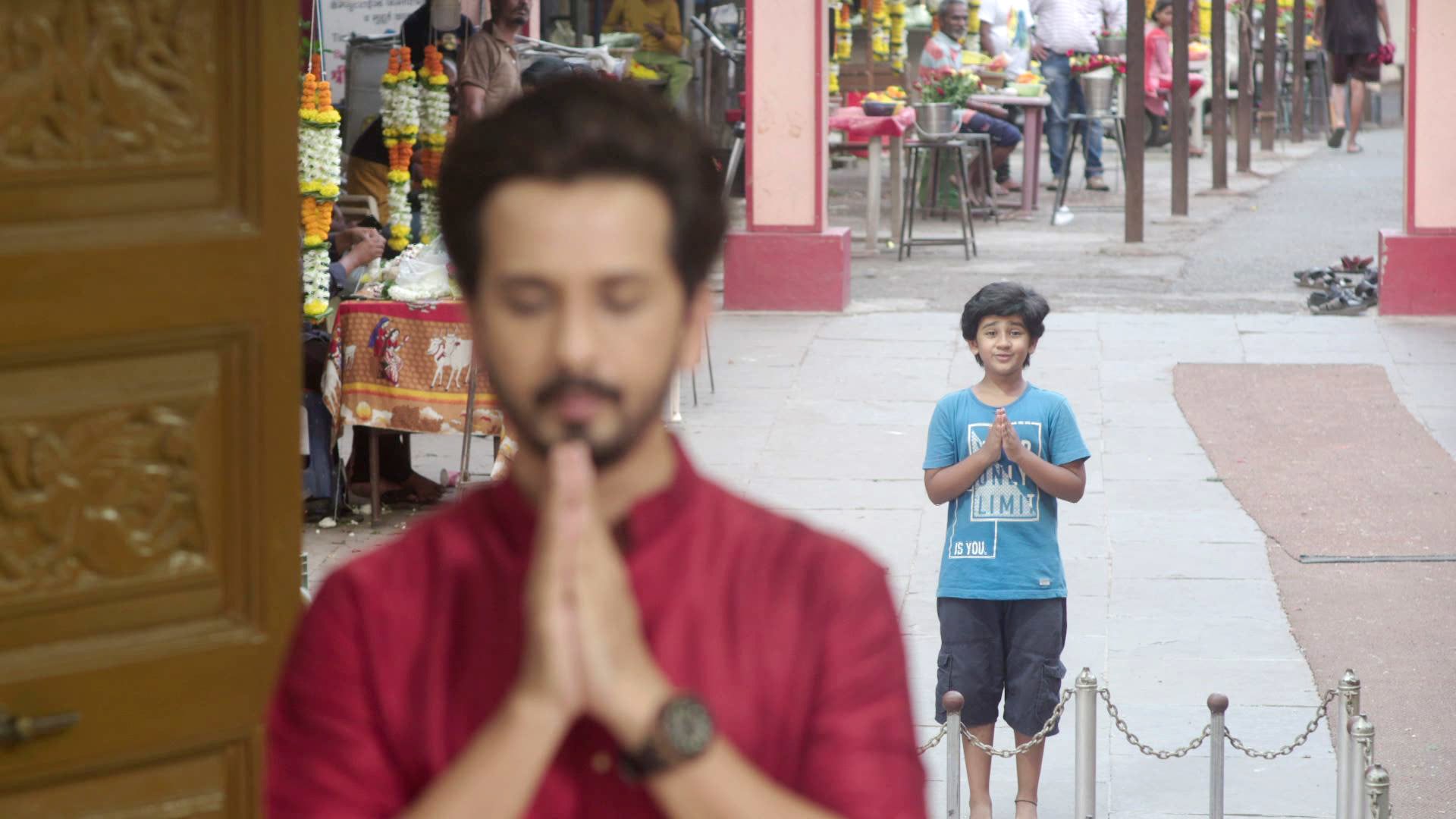 Malhar Visits a Temple