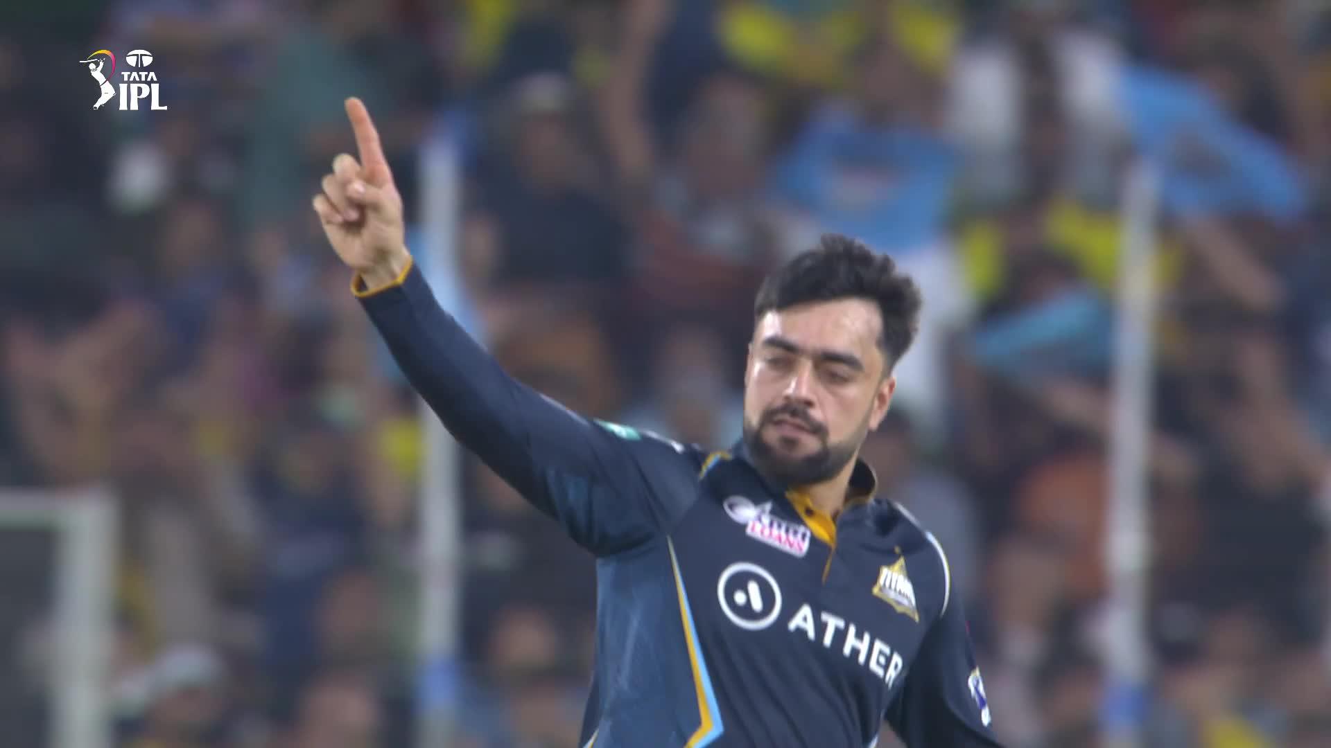 Caught! Rashid Tricks Stokes