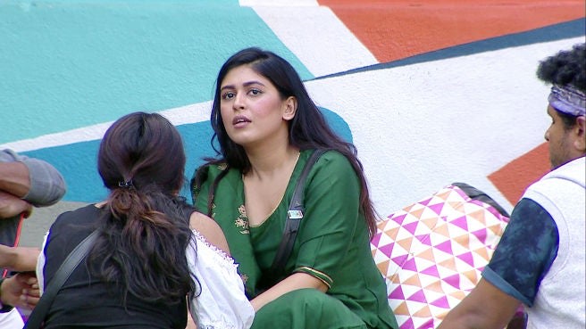 Raksha reveals her first impressions - JioHotstar