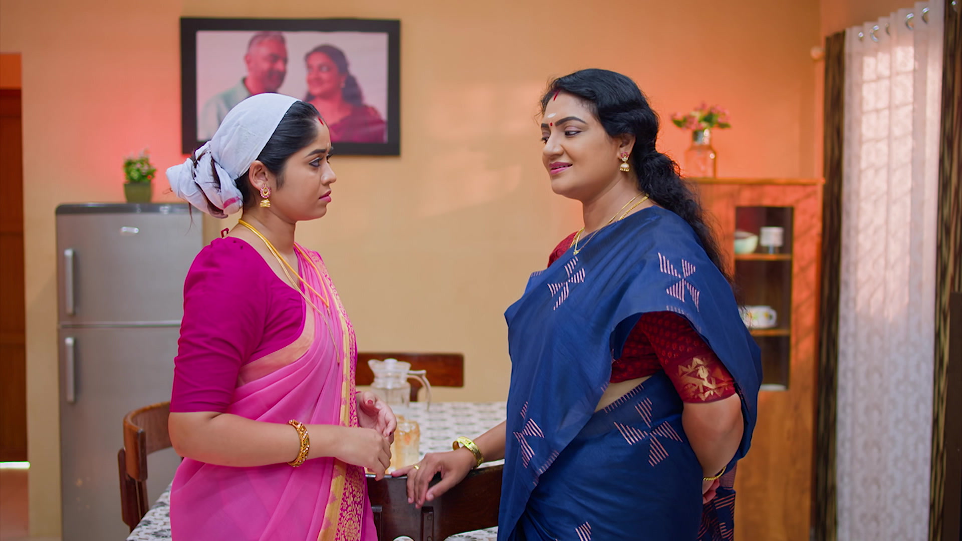 Gomathi Counsels Meenakshi