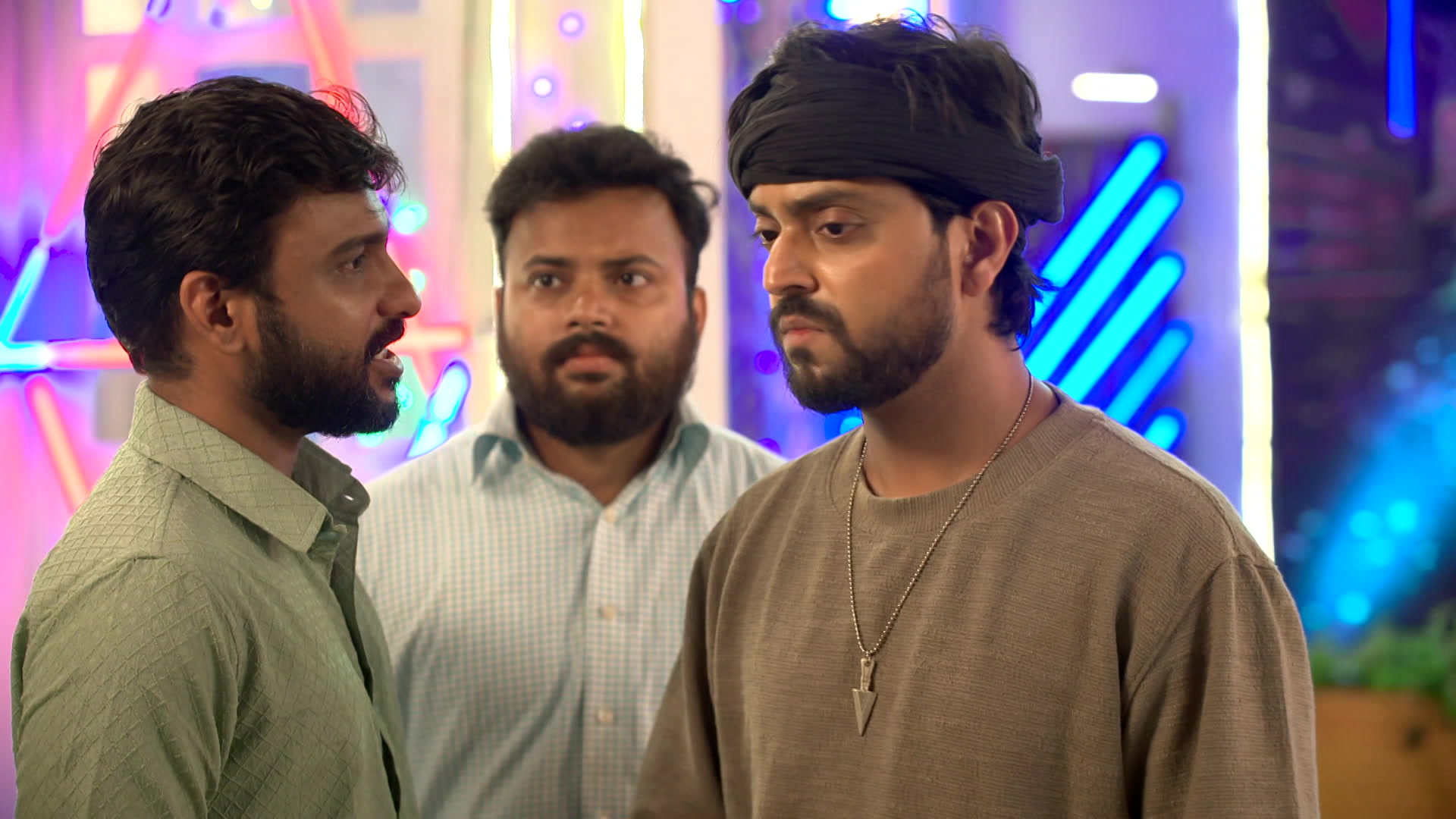 Watch Compass S1 Episode 263 on JioHotstar
