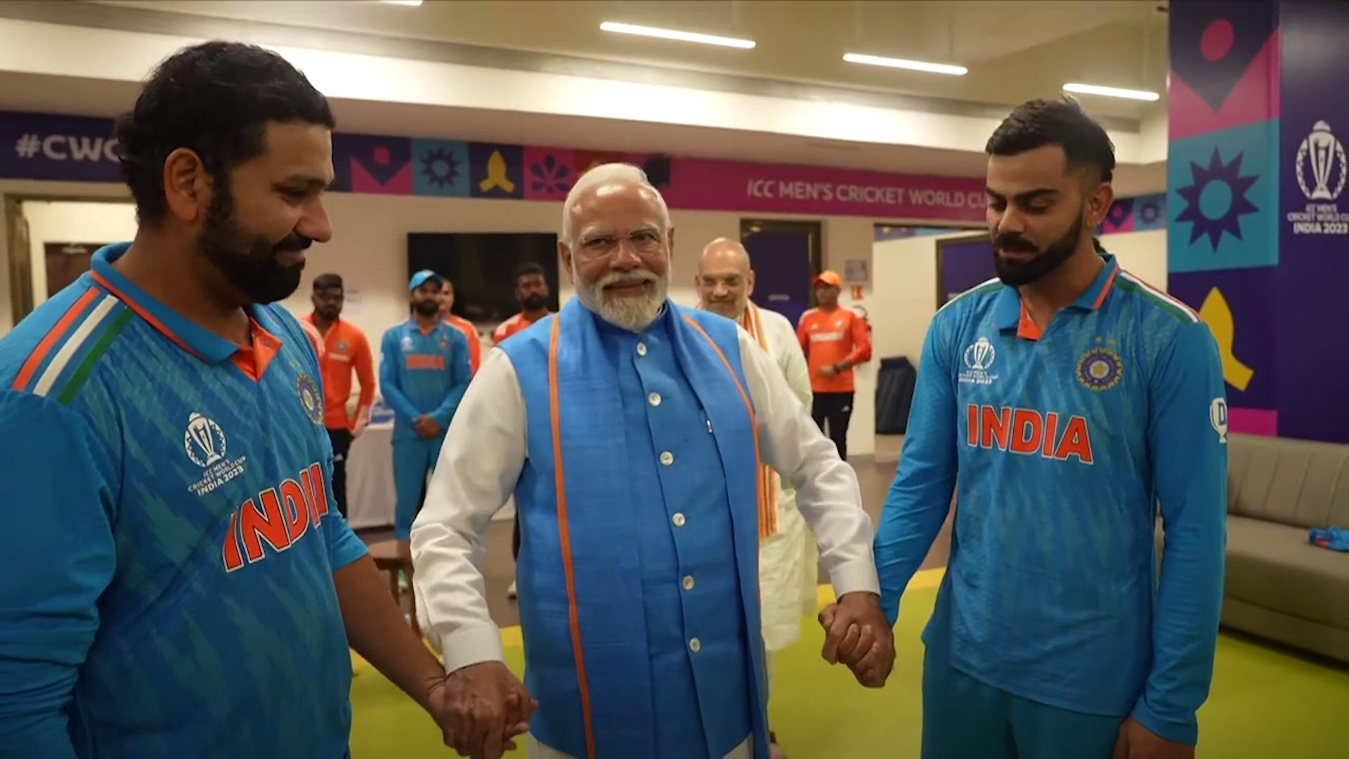 PM Modi Meets Team India After WC Loss
