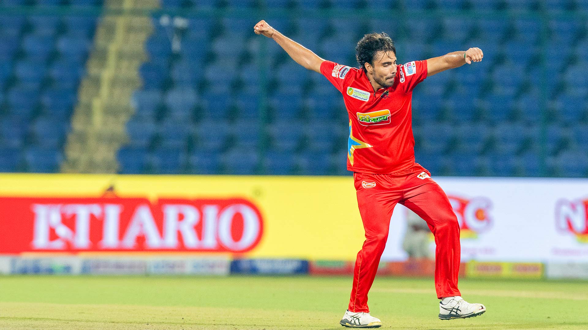 Sumit's 5/19 vs Purani Dilli-6
