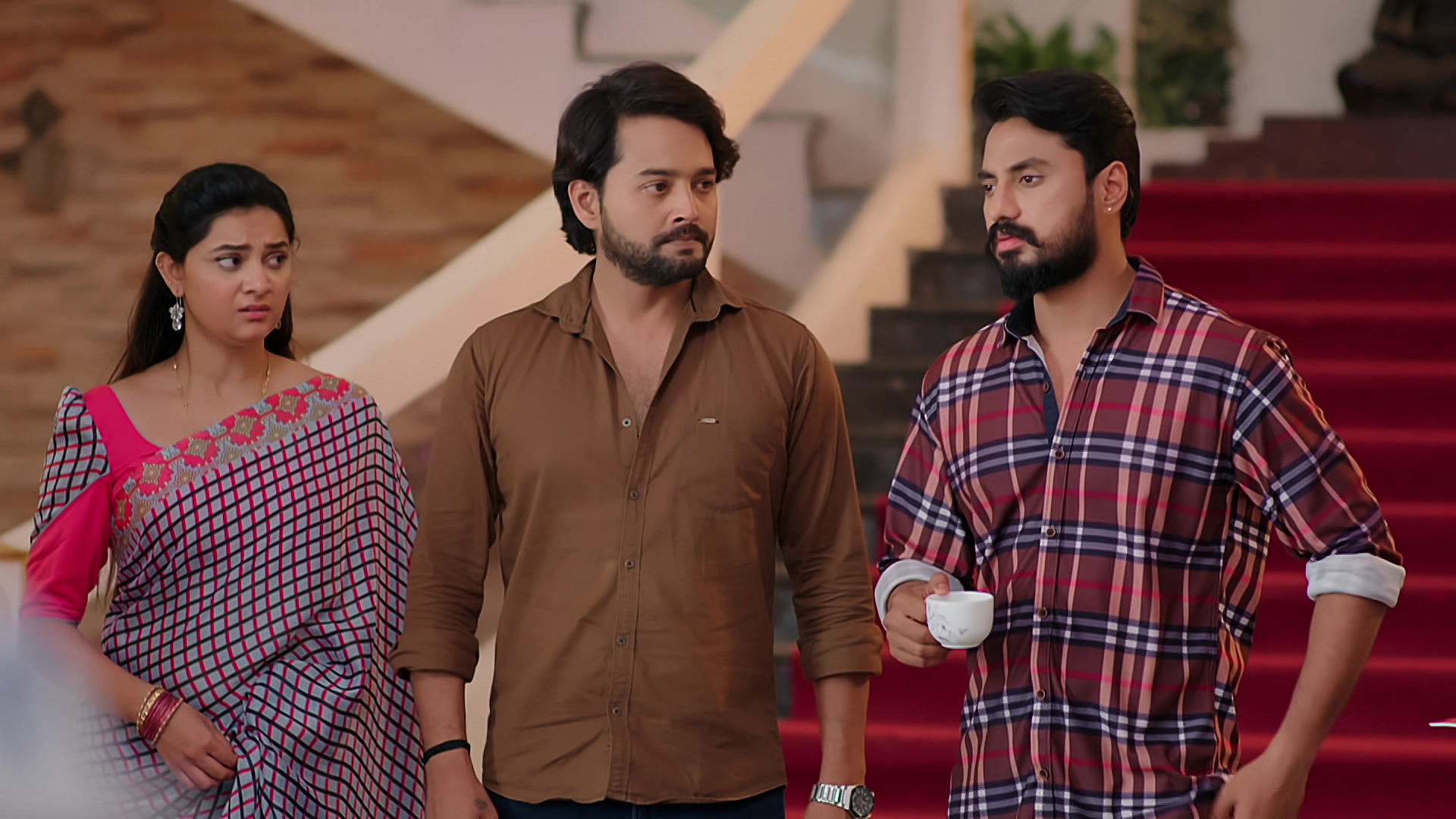 Watch Krishna Mukunda Murari S1 Episode 422 on JioHotstar