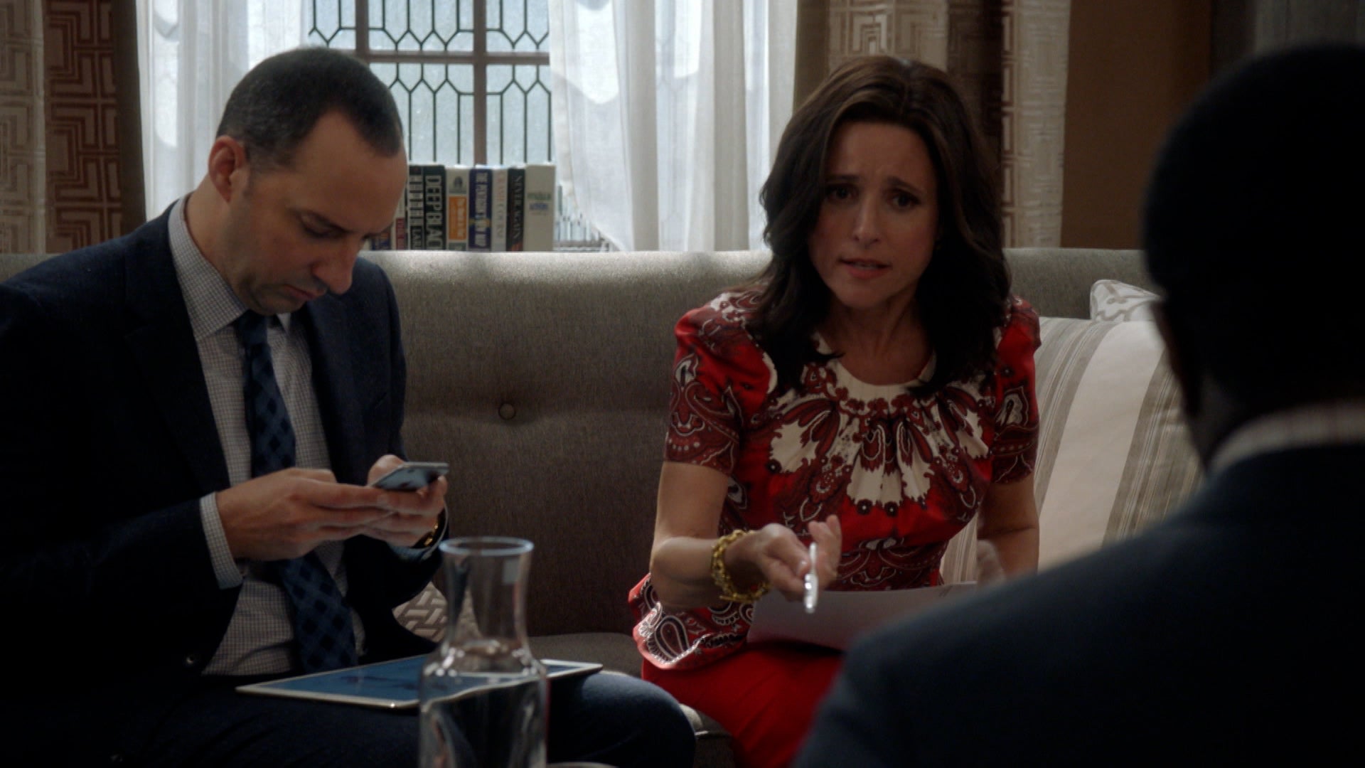 Watch Veep S6 Episode 1 On Jiohotstar