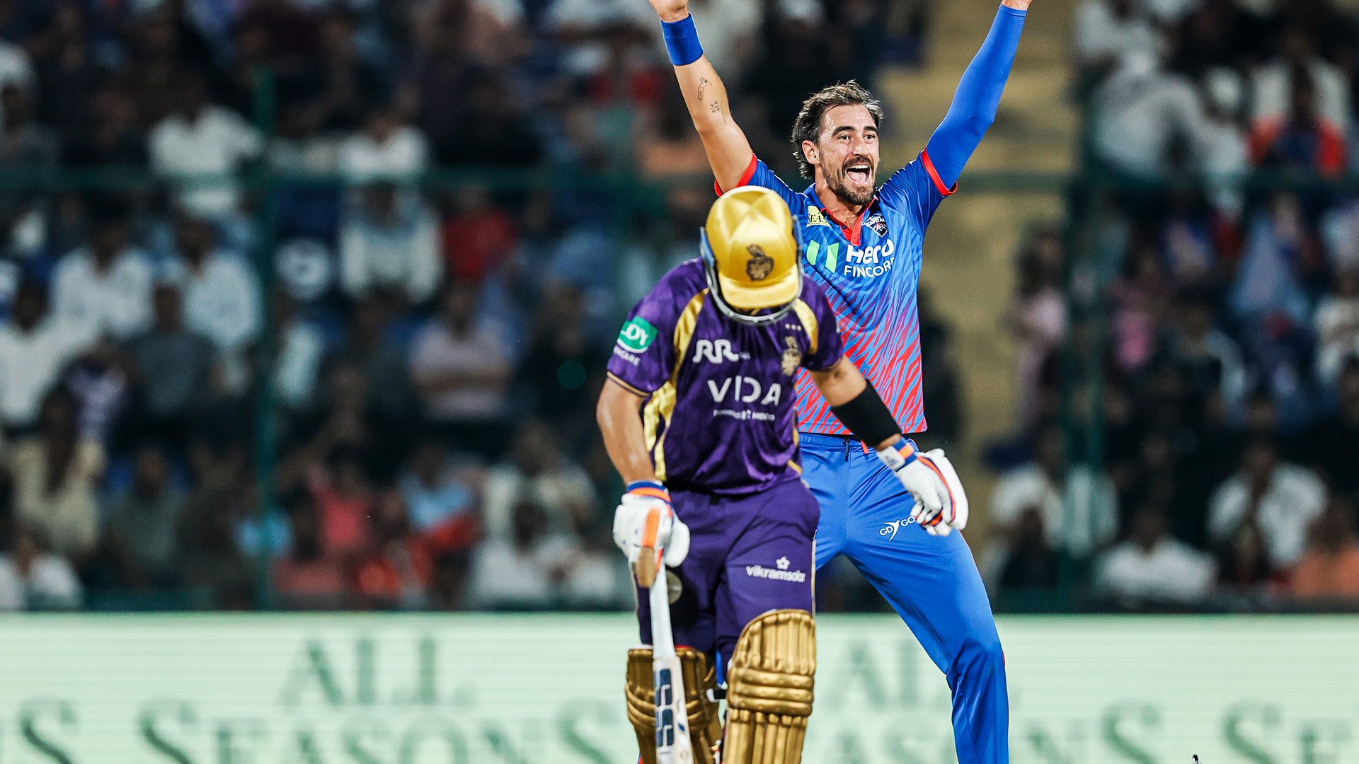 Starc Pulls Off Reflex Run-out, Rahane Walks