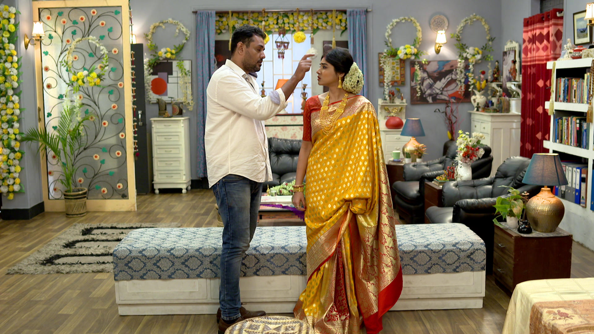 Watch Mohor S1 Episode 561 on JioHotstar