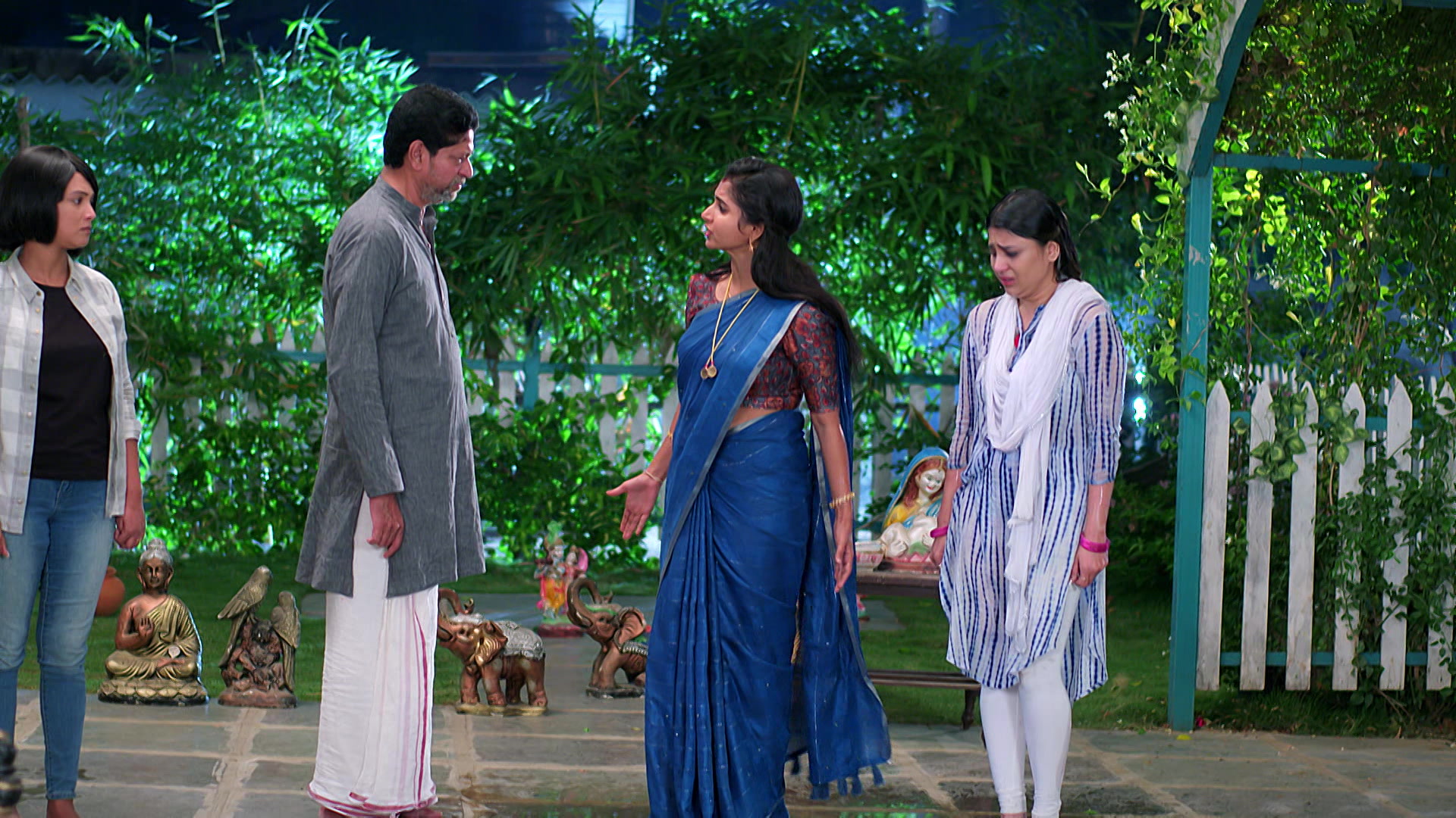 Kavya Helps Swapna