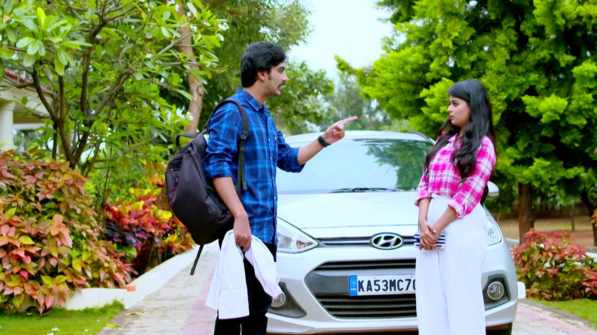 Watch Sarasu S1 Episode 203 on JioHotstar