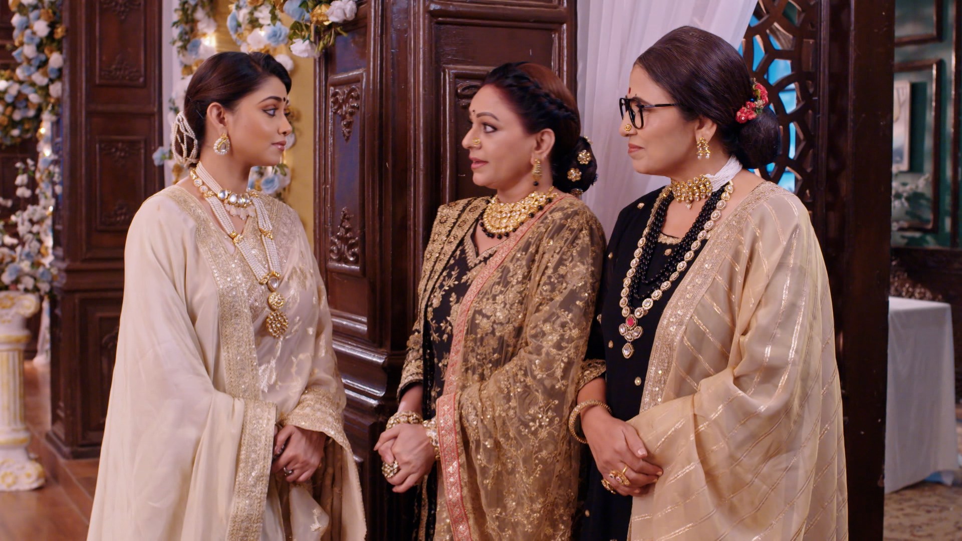 Watch Parineetii Episode 1182 on JioHotstar