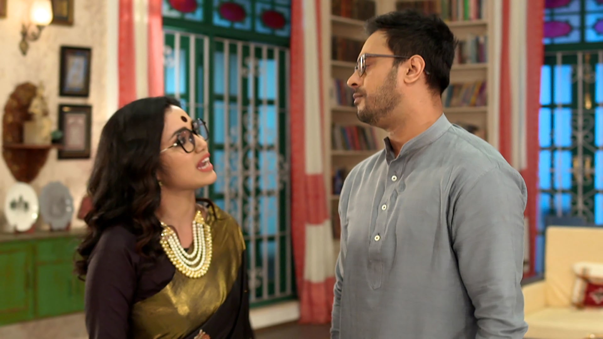 Watch Debina Confronts Samaresh Online