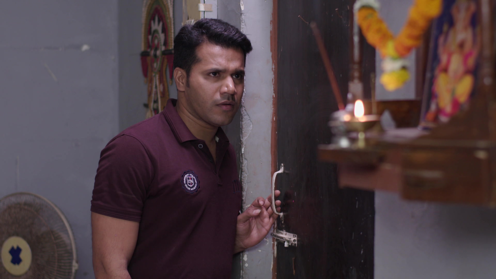 Santosh Turns Down Sayali, Arjun