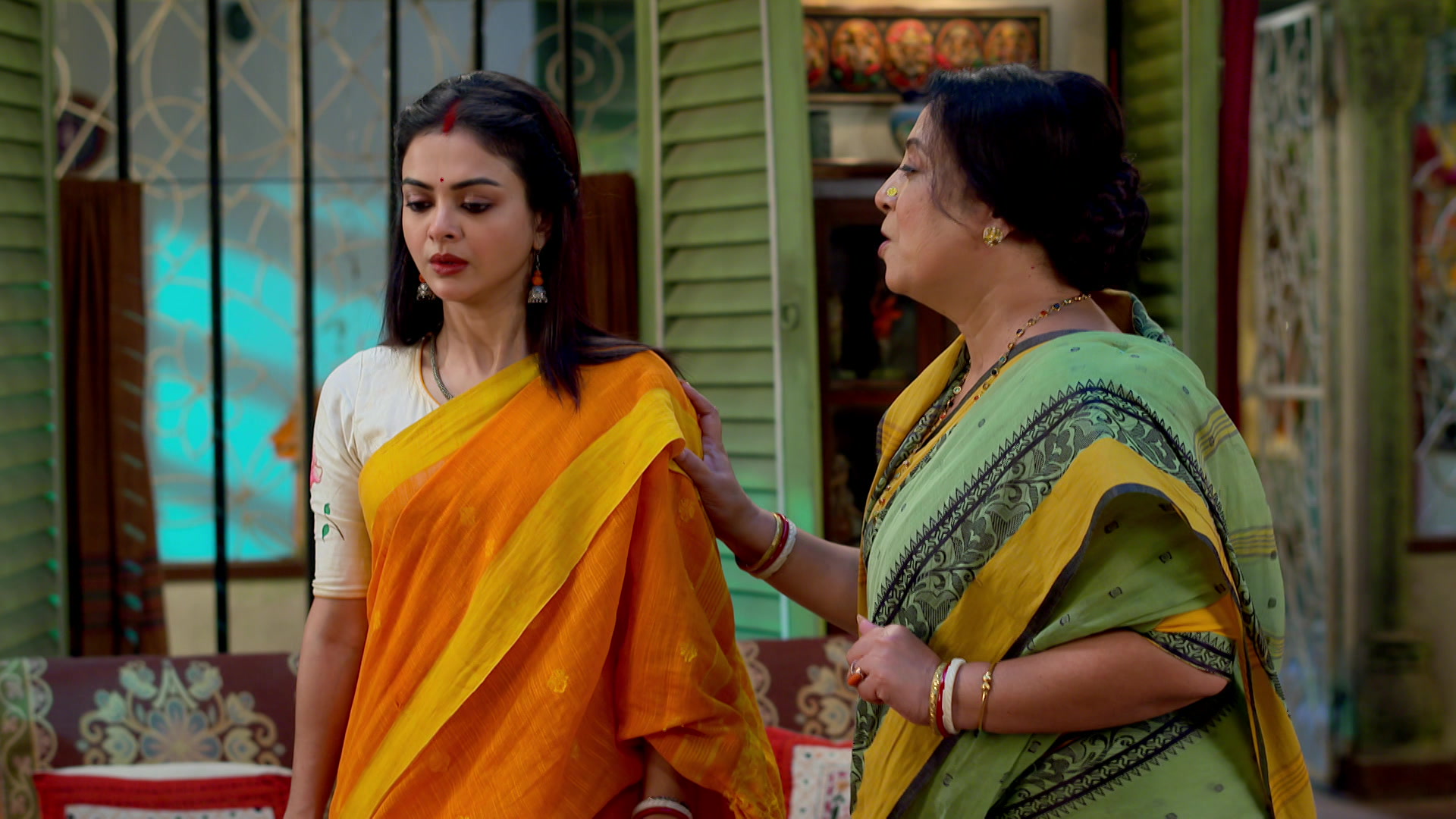 Watch Gaatchora S1 Episode 464 on JioHotstar