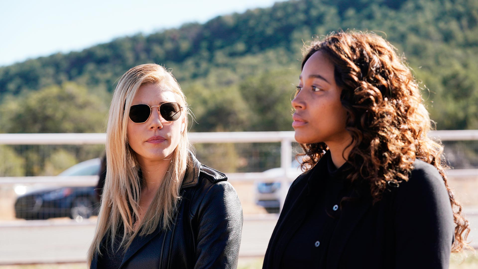 Nonton Trust Issues Season 2 Episode 9 - Trust Issues di Disney+