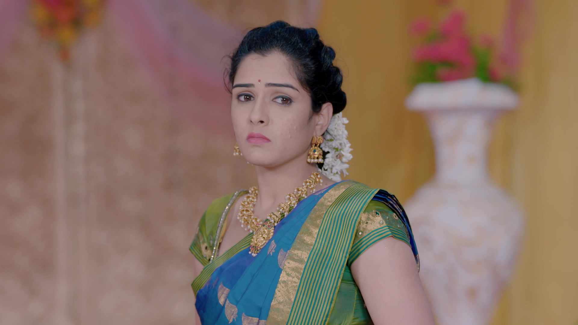 Watch Sarasu Episode 25 on JioHotstar