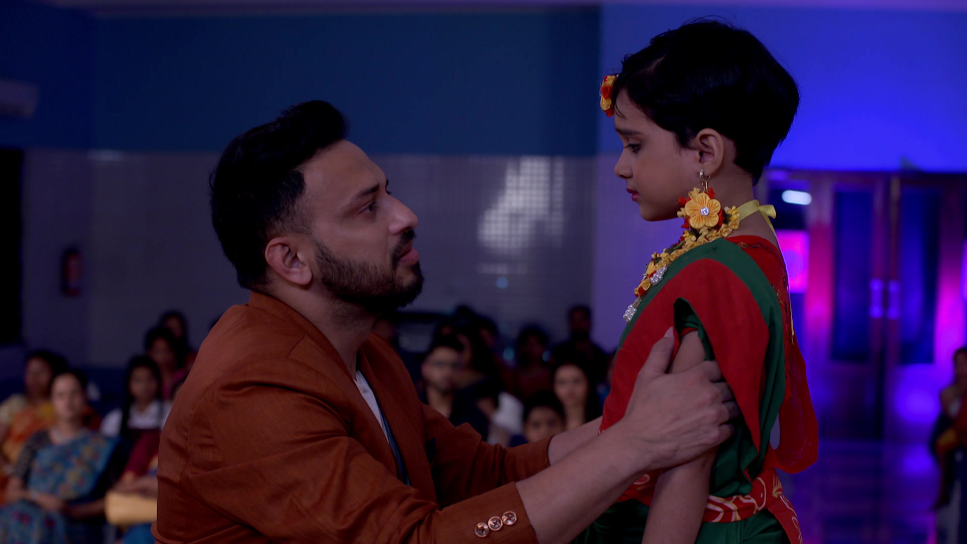 Watch Gaatchora S1 Episode 450 on JioHotstar