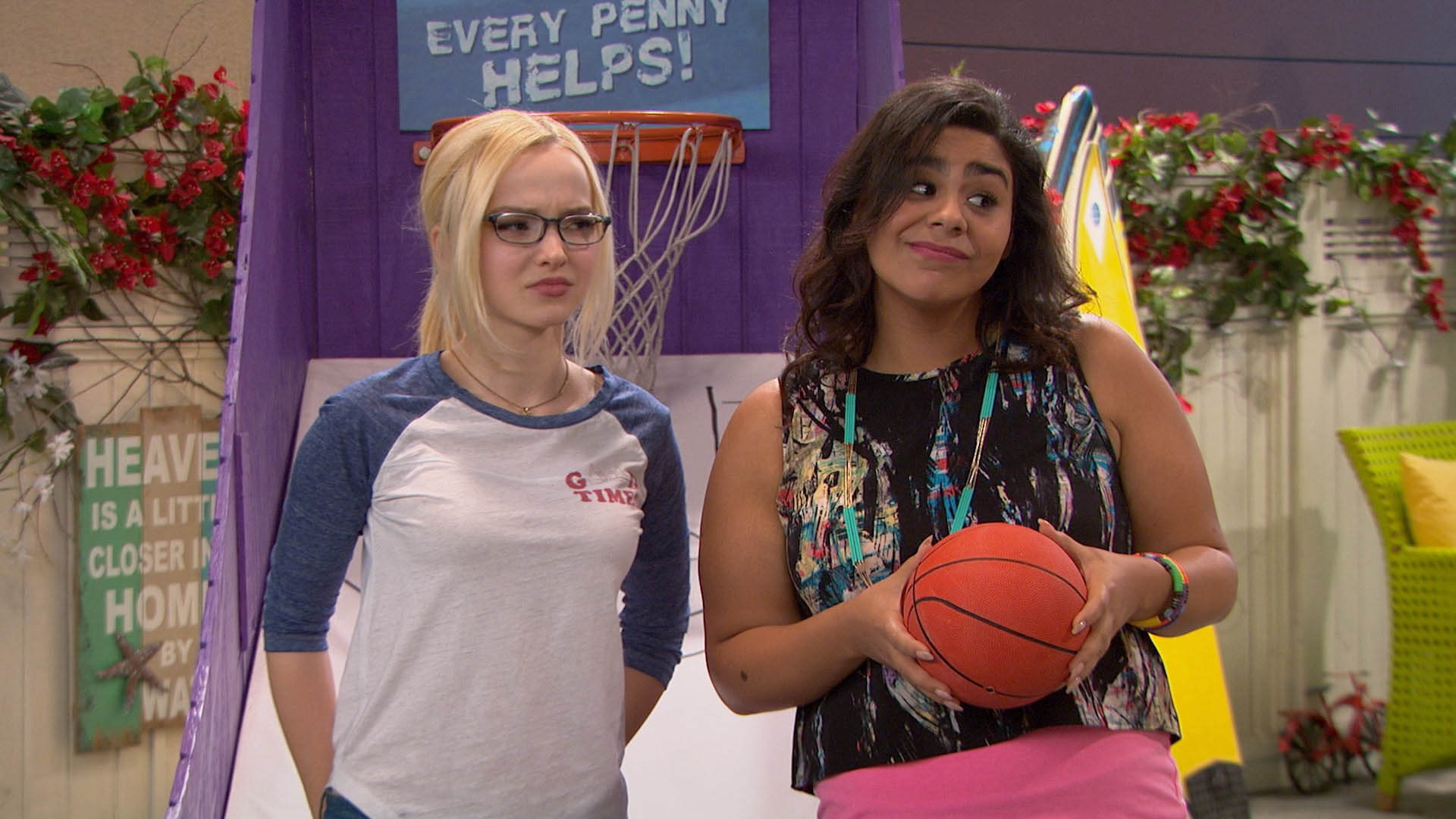 Watch Liv and Maddie S4 Episode 11 on JioHotstar