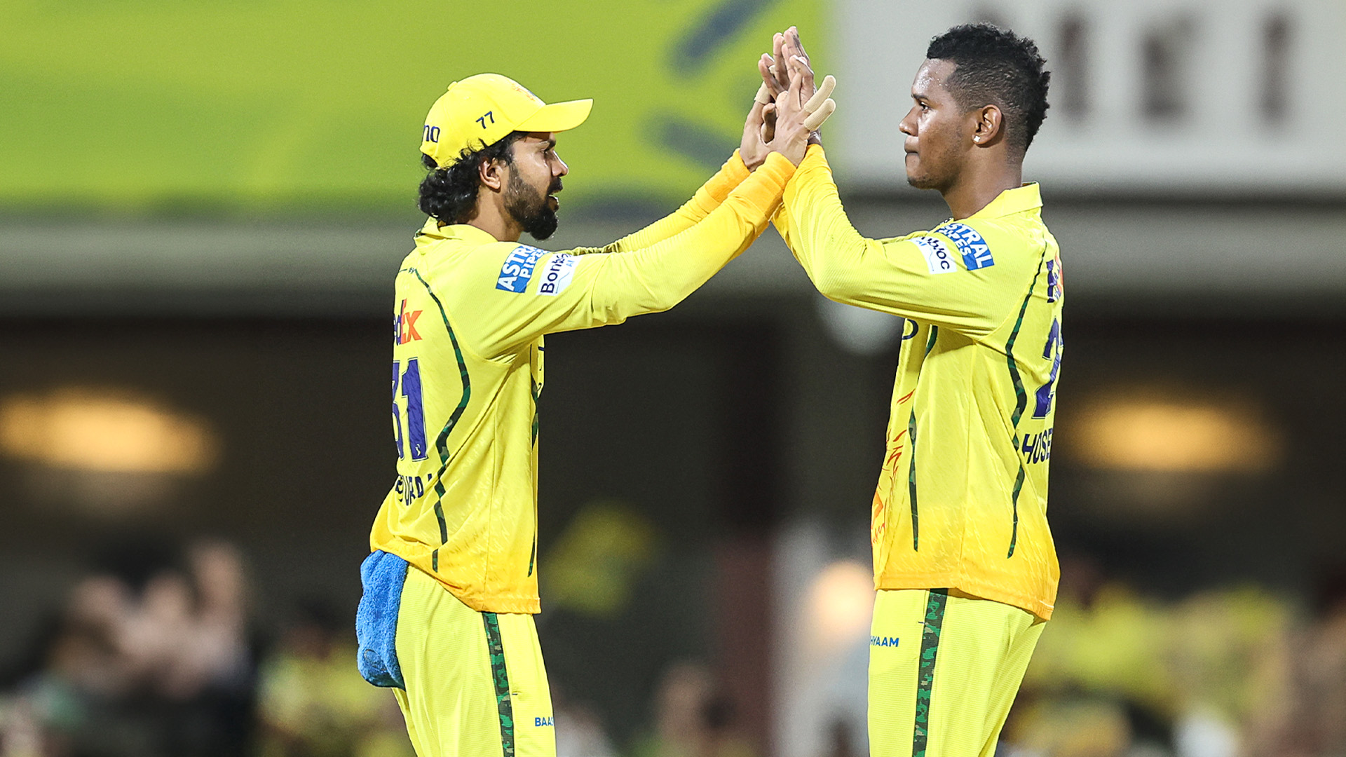 4/11! KKR Crumble to Hosein, Noor's Magic