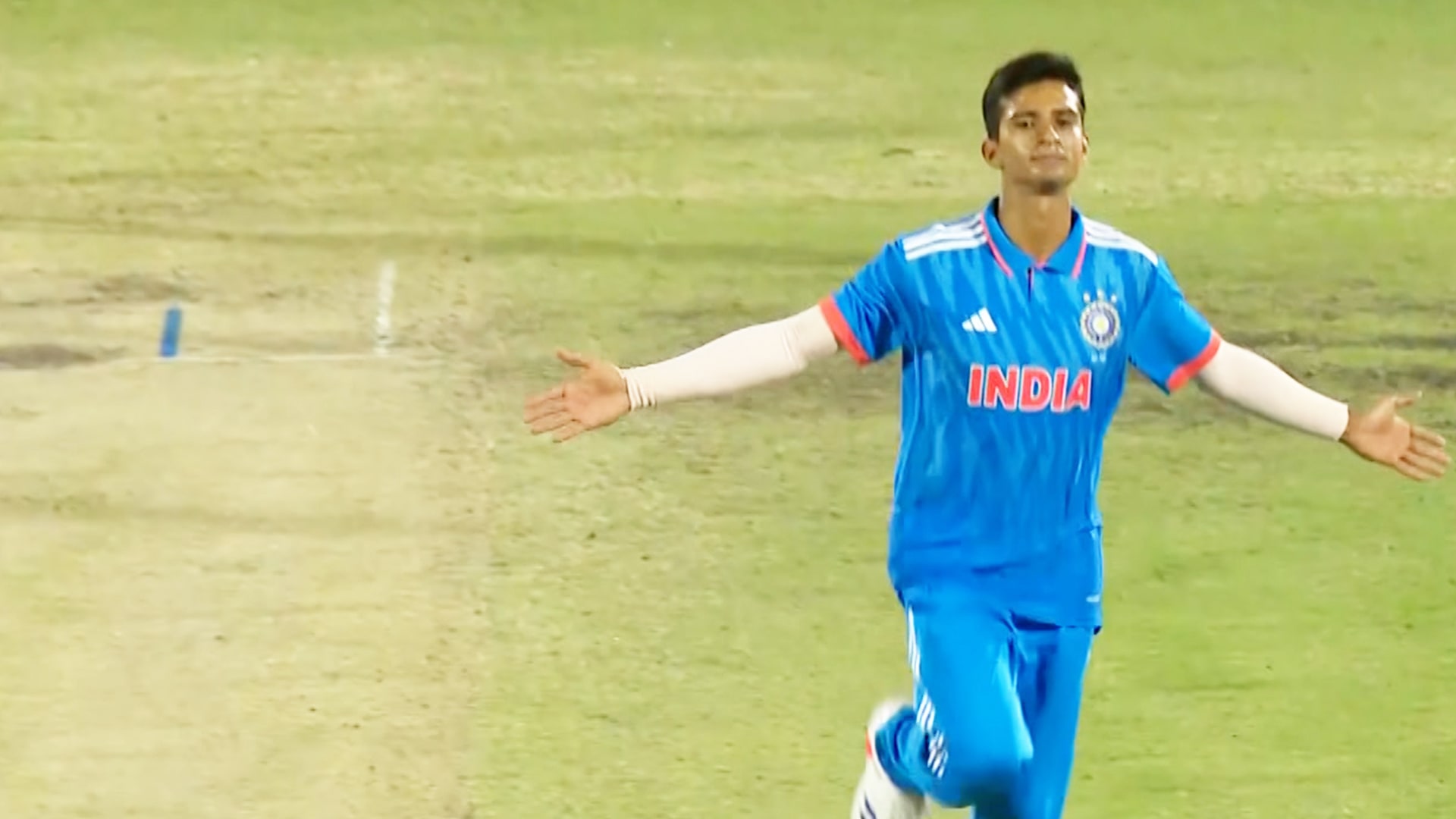 mohan-s-3-26-vs-aus-u19-in-3rd-odi