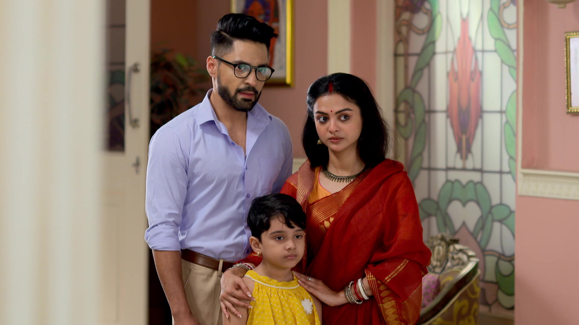 Watch Gaatchora S1 Episode 352 on JioHotstar