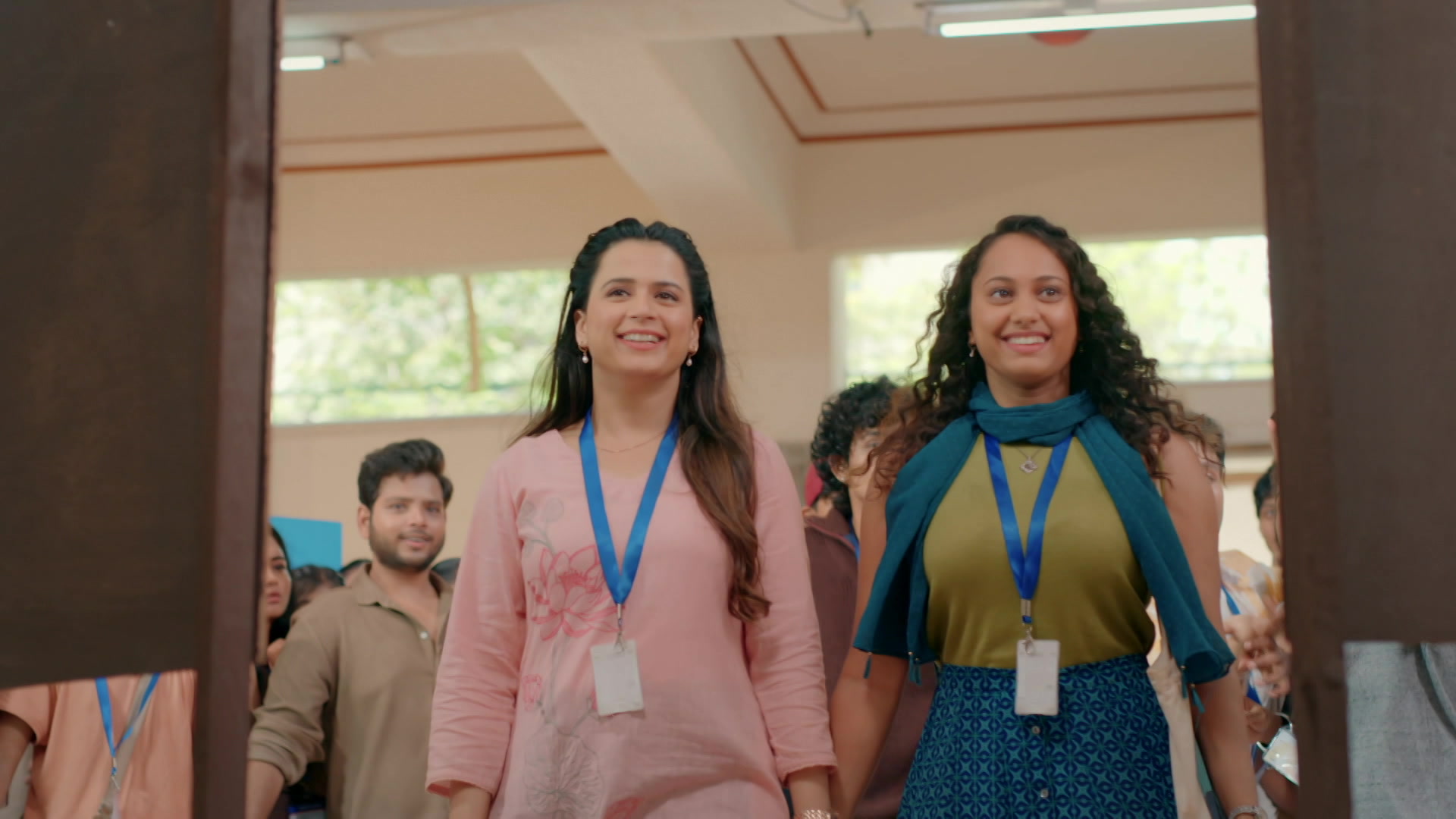 Watch Pathrakhin S1 Episode 1 on JioHotstar