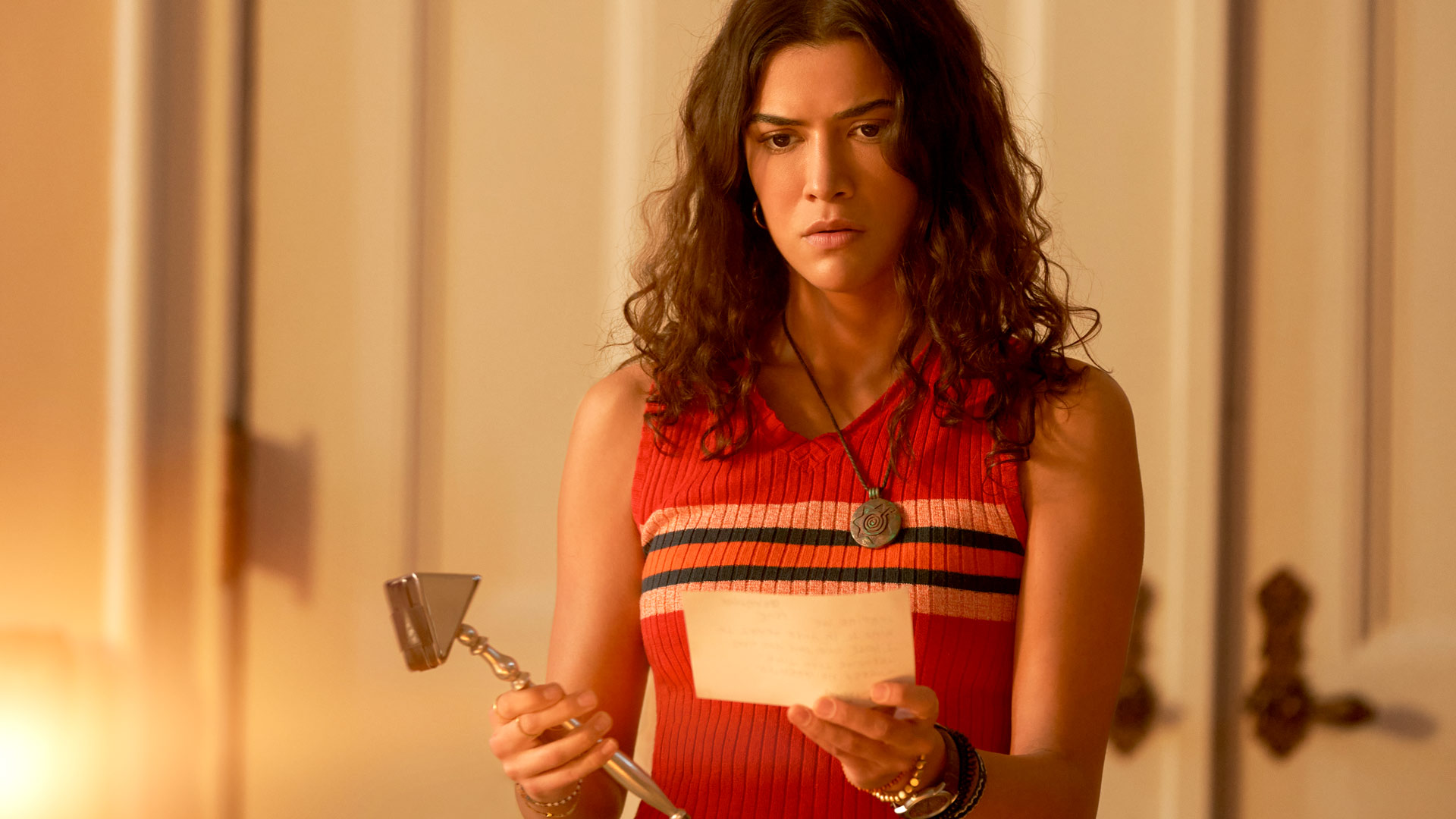 Stream I'm a Ghost Season 1 Episode 1 – I'm a Ghost on Disney+