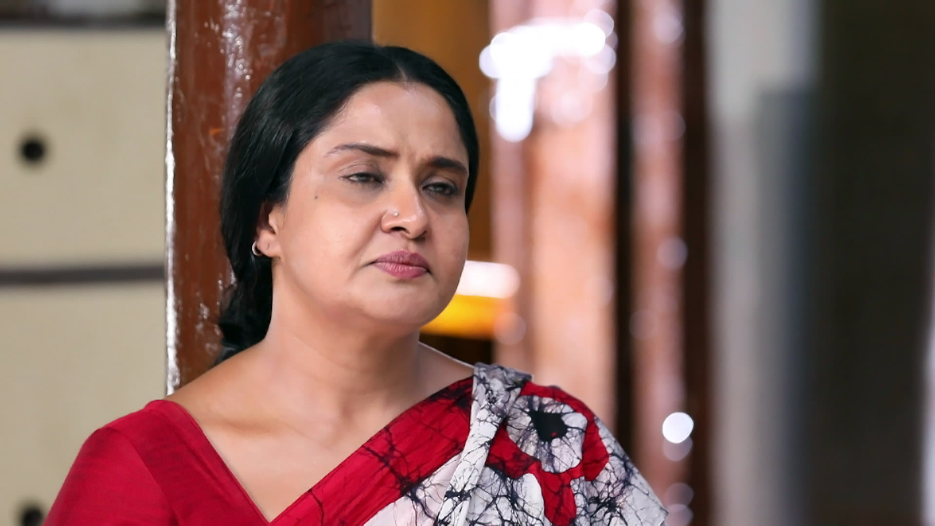 Watch meenakshi s story online